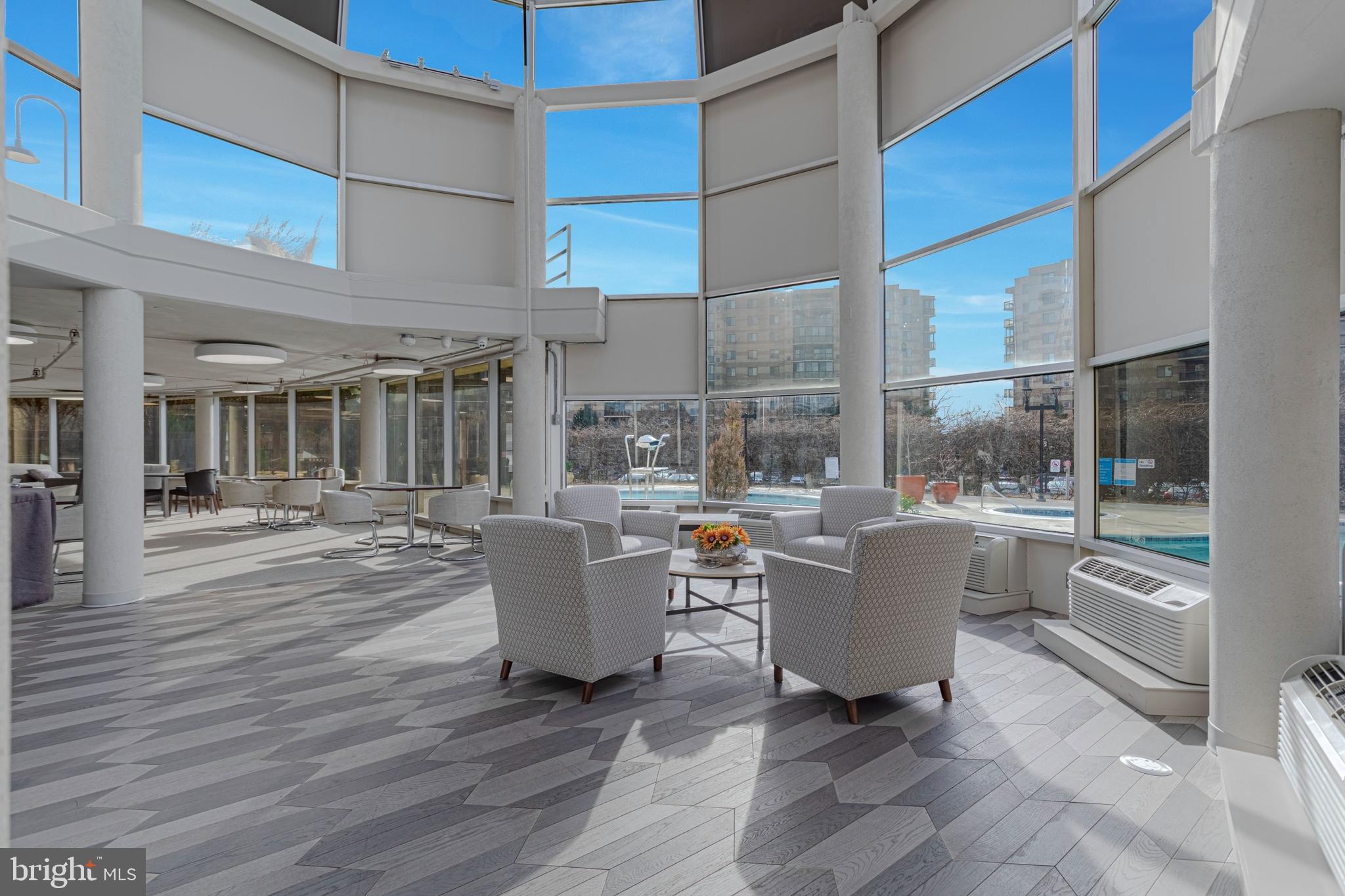 ROTONDA - Residential Lease