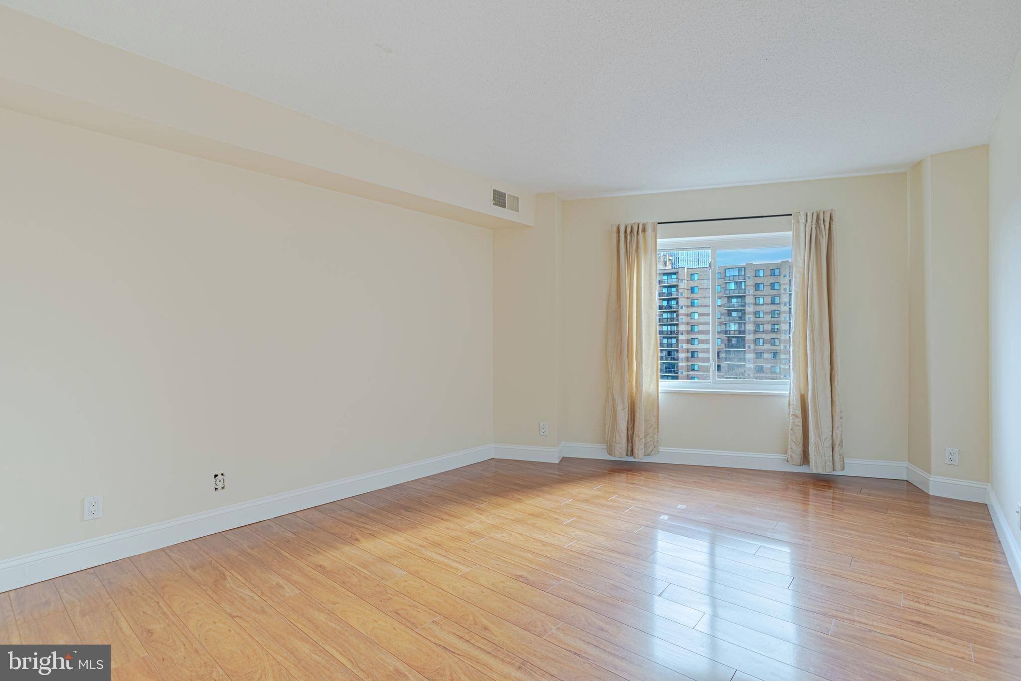 ROTONDA - Residential Lease