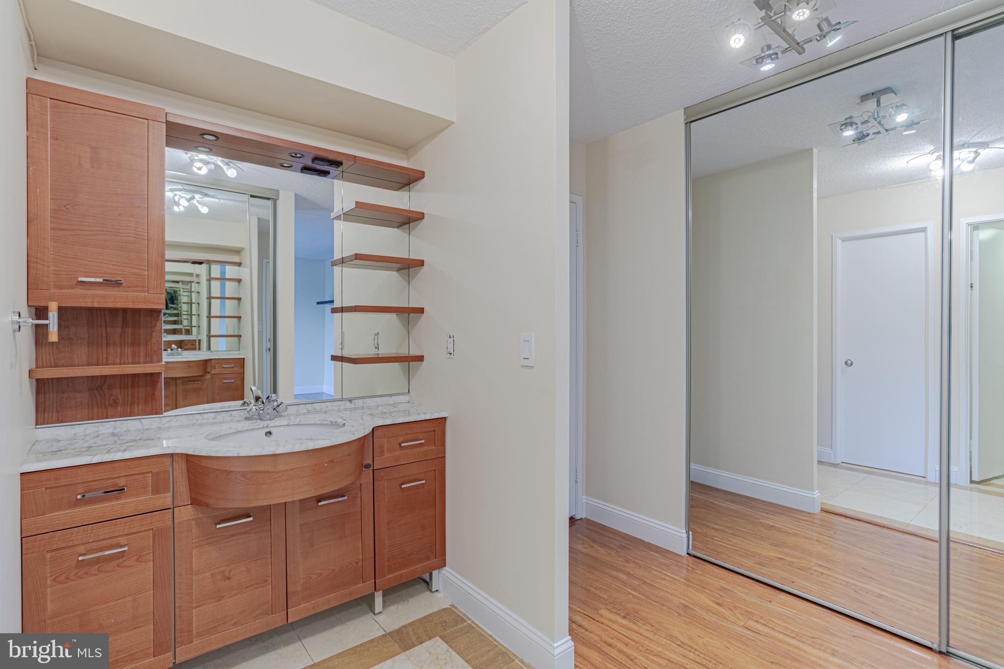 ROTONDA - Residential Lease