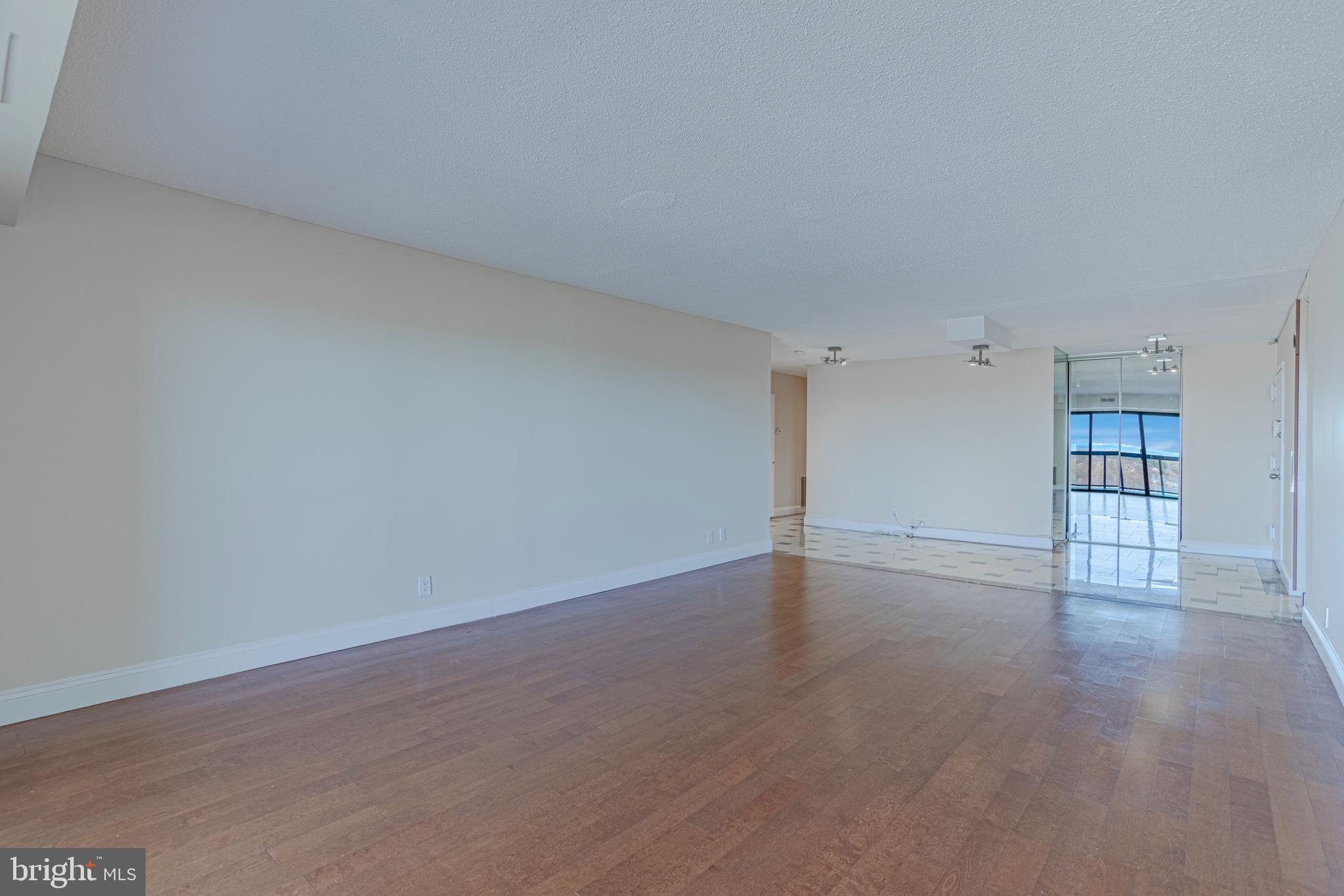 ROTONDA - Residential Lease