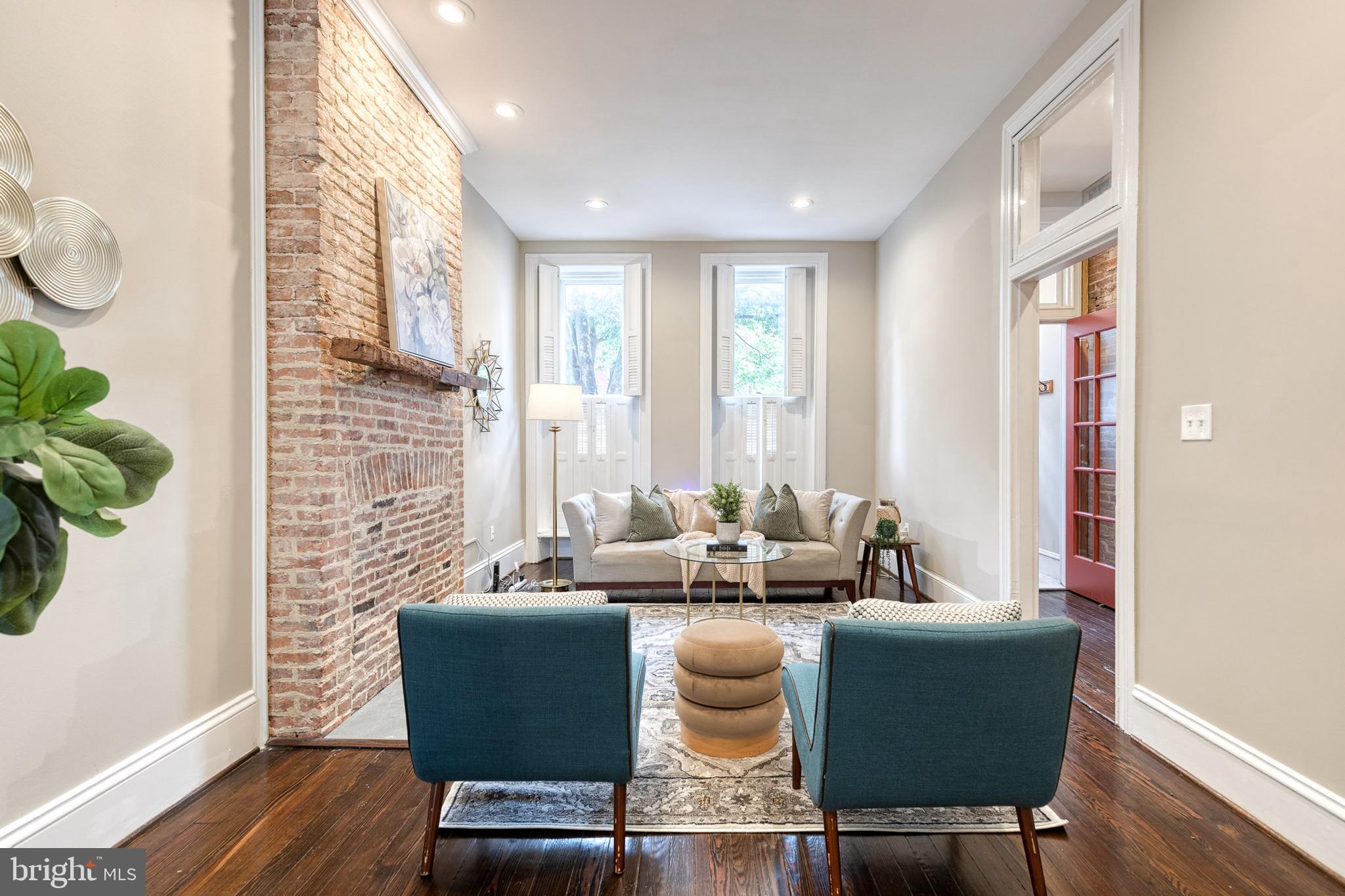 BUTCHERS HILL - Residential Lease