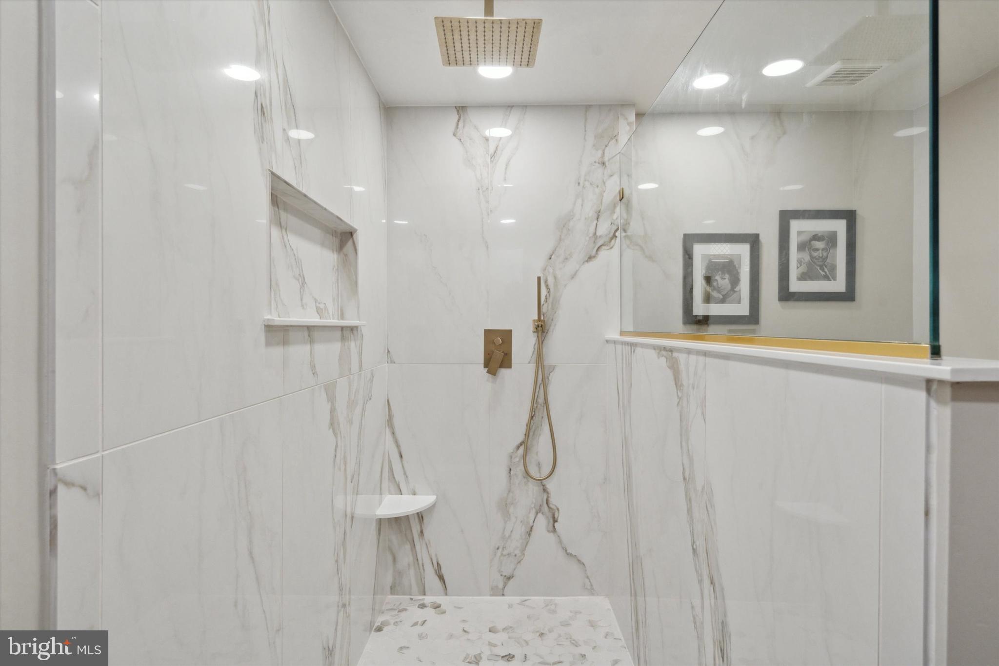 LOGAN CIRCLE - Residential