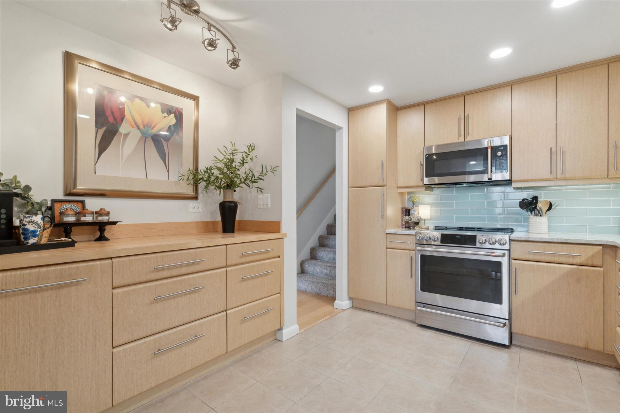 LOGAN CIRCLE - Residential