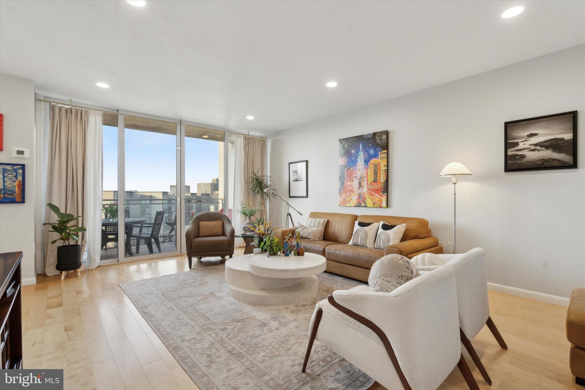 LOGAN CIRCLE - Residential