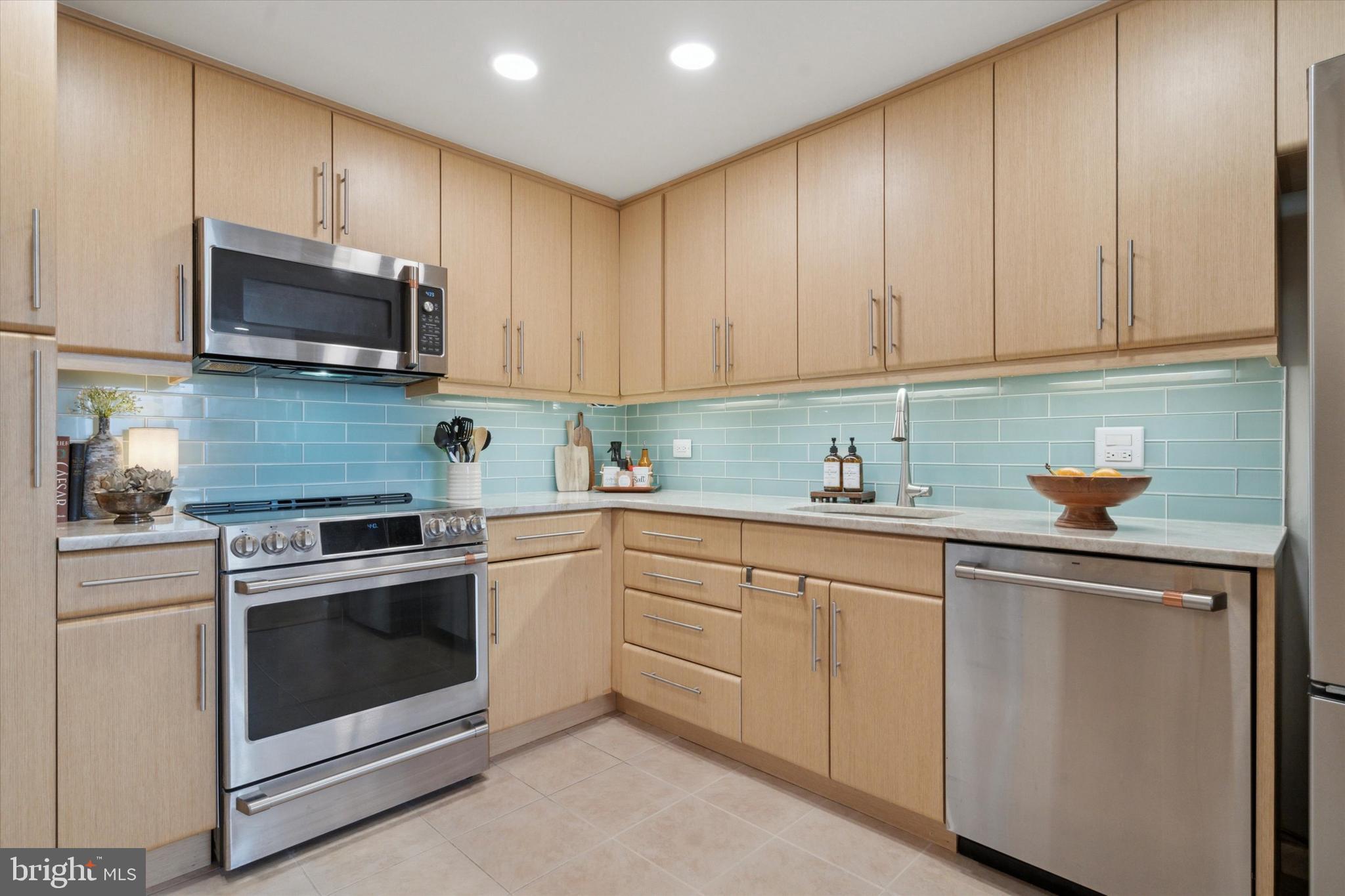 LOGAN CIRCLE - Residential