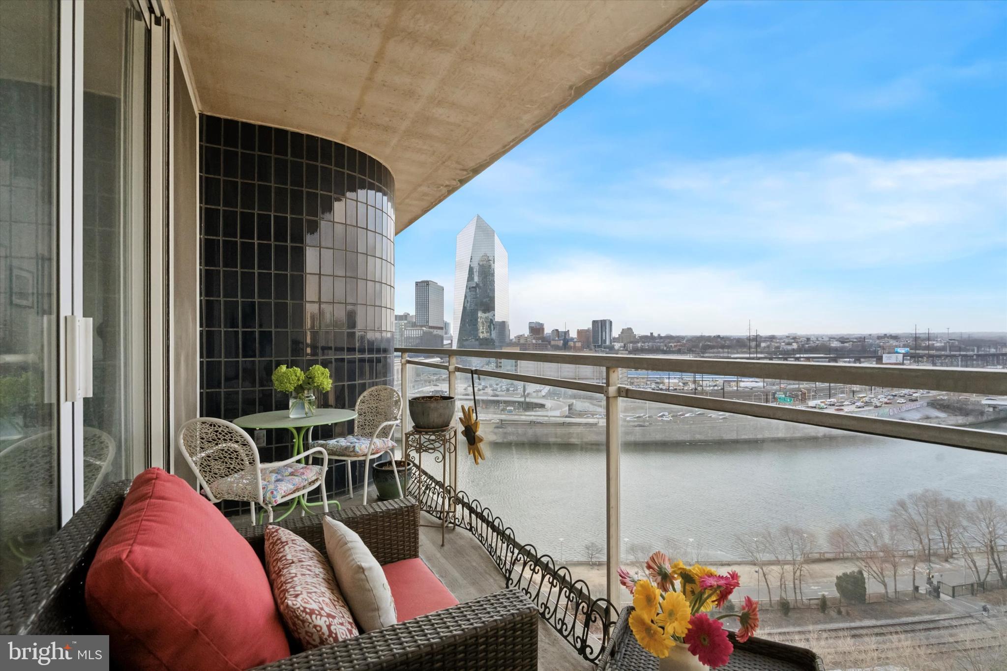 LOGAN CIRCLE - Residential