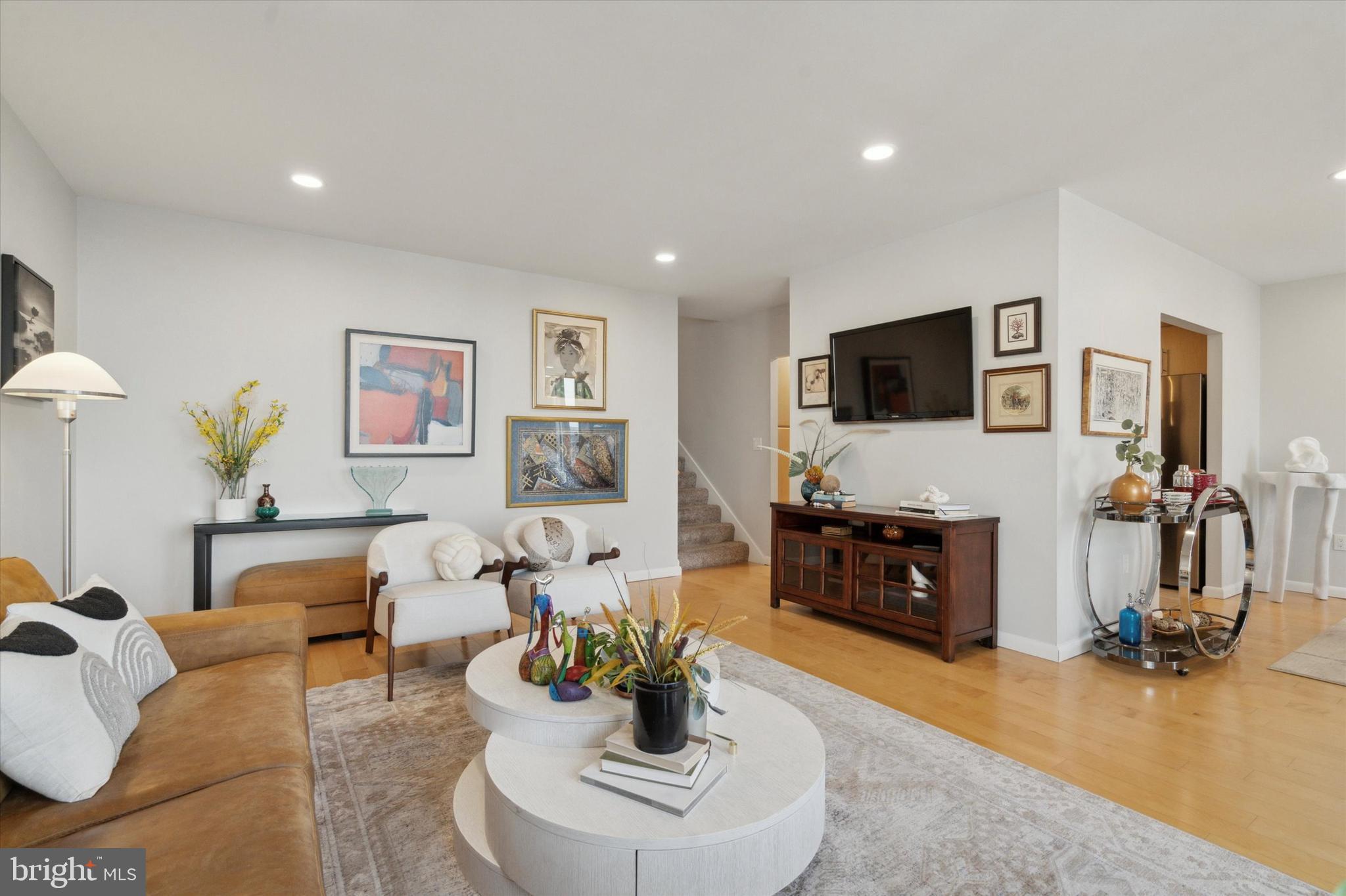 LOGAN CIRCLE - Residential