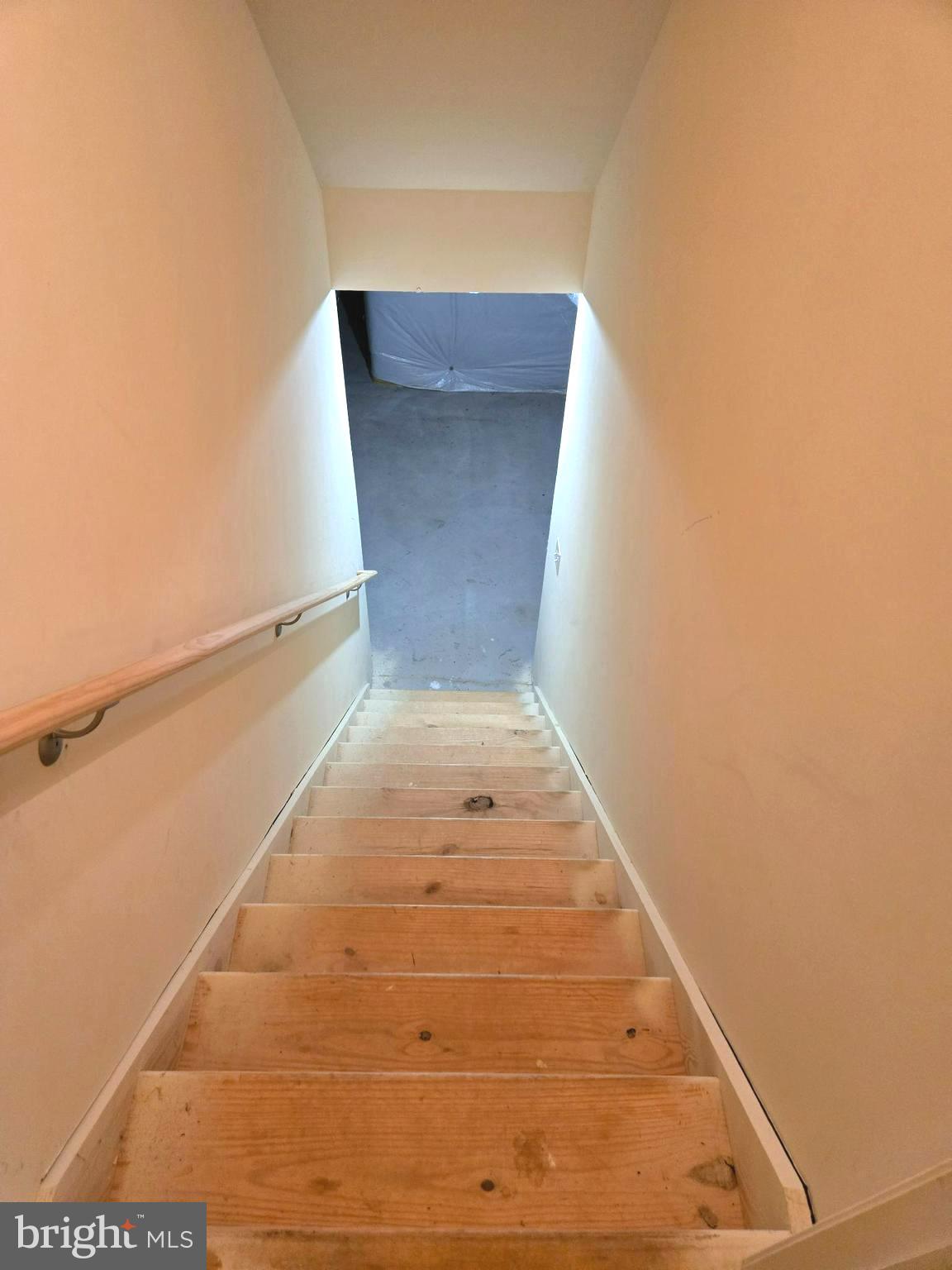 APPLE KNOLLS ESTATES - Residential