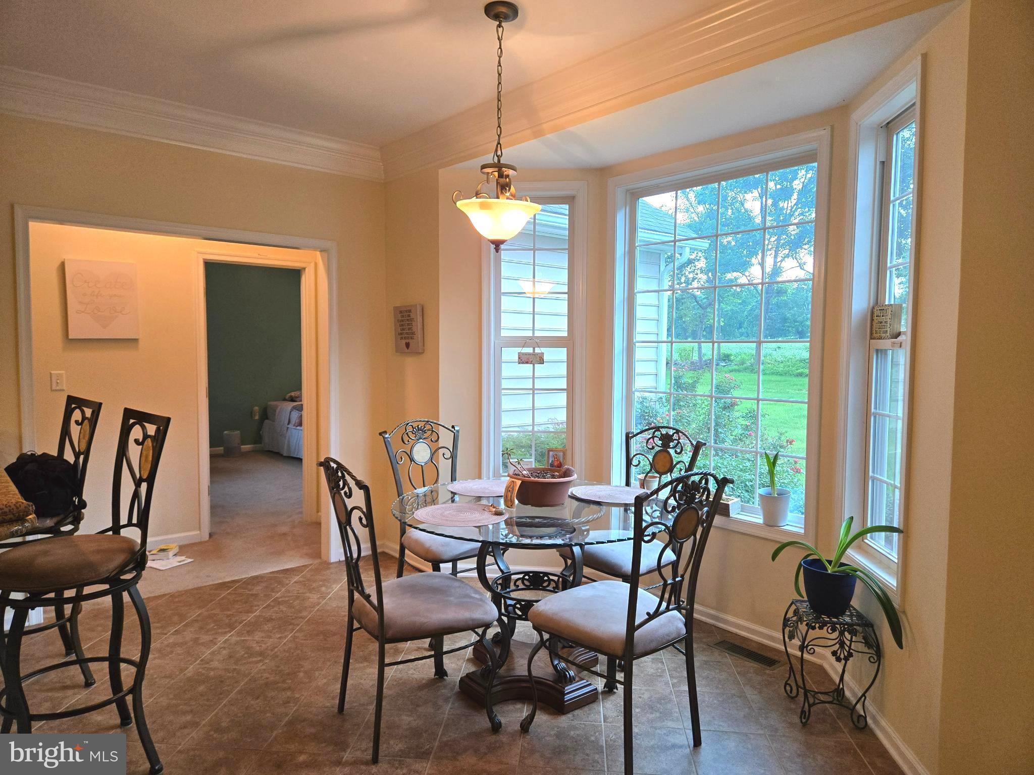 APPLE KNOLLS ESTATES - Residential