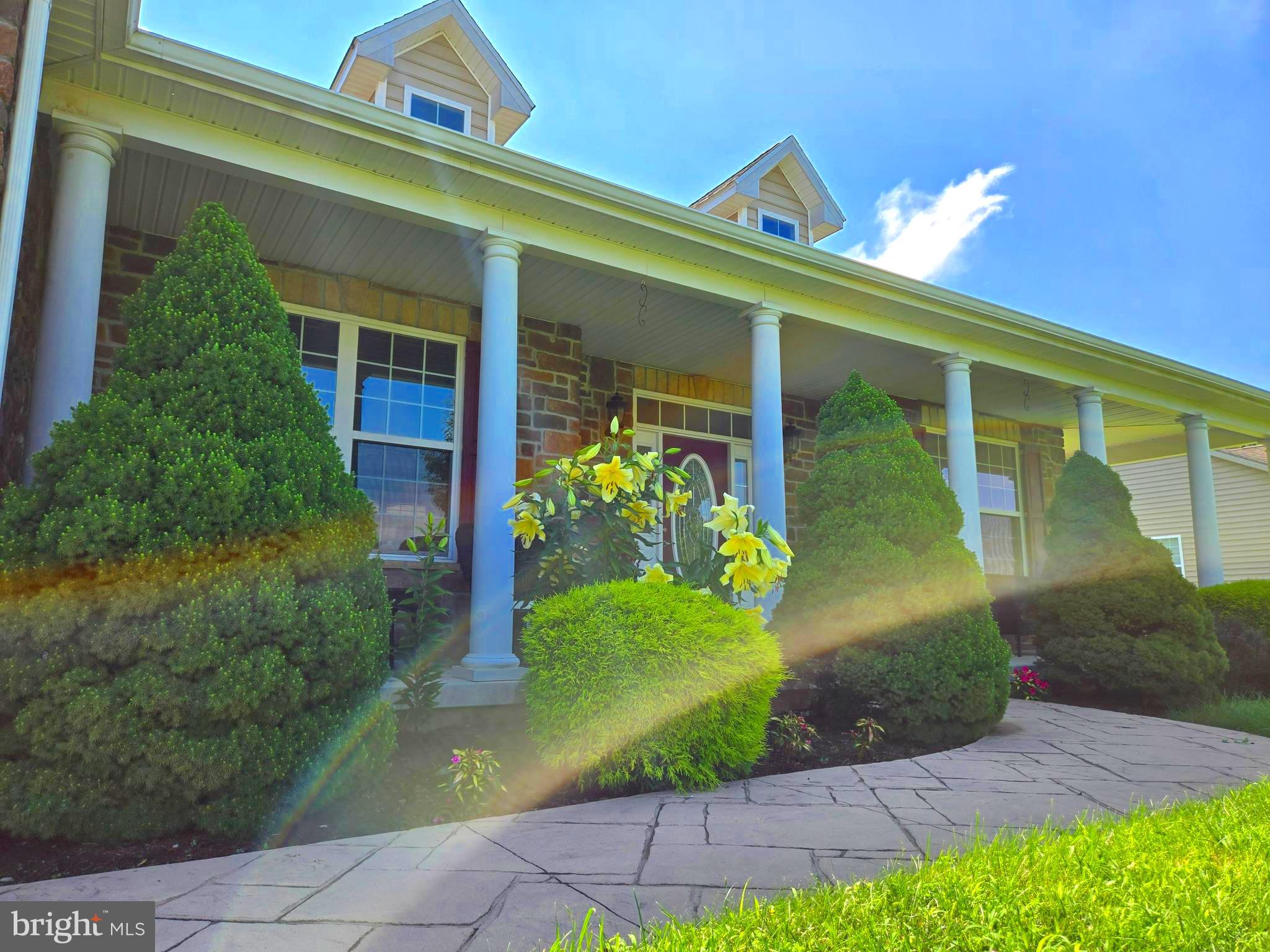 APPLE KNOLLS ESTATES - Residential