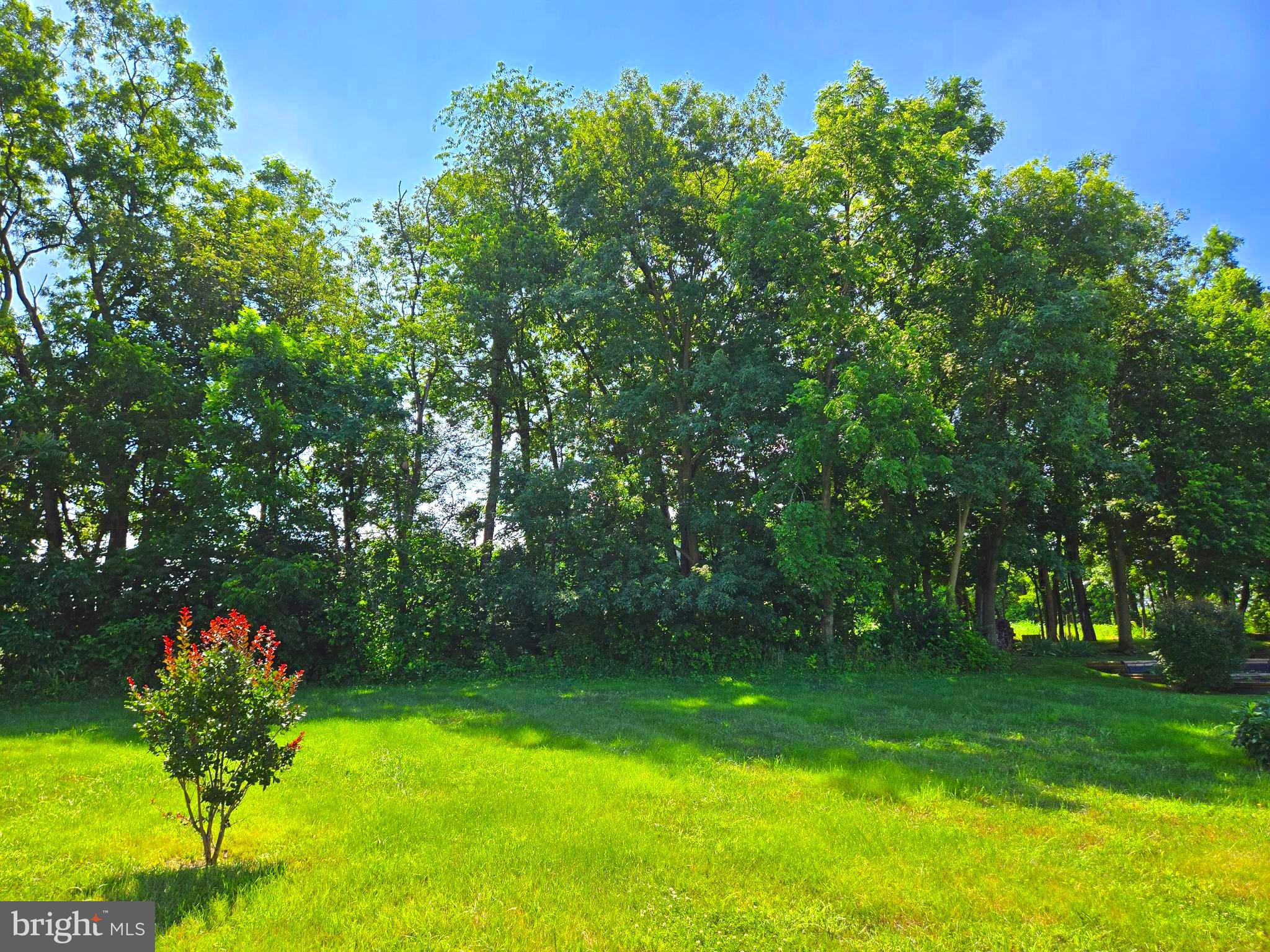 APPLE KNOLLS ESTATES - Residential