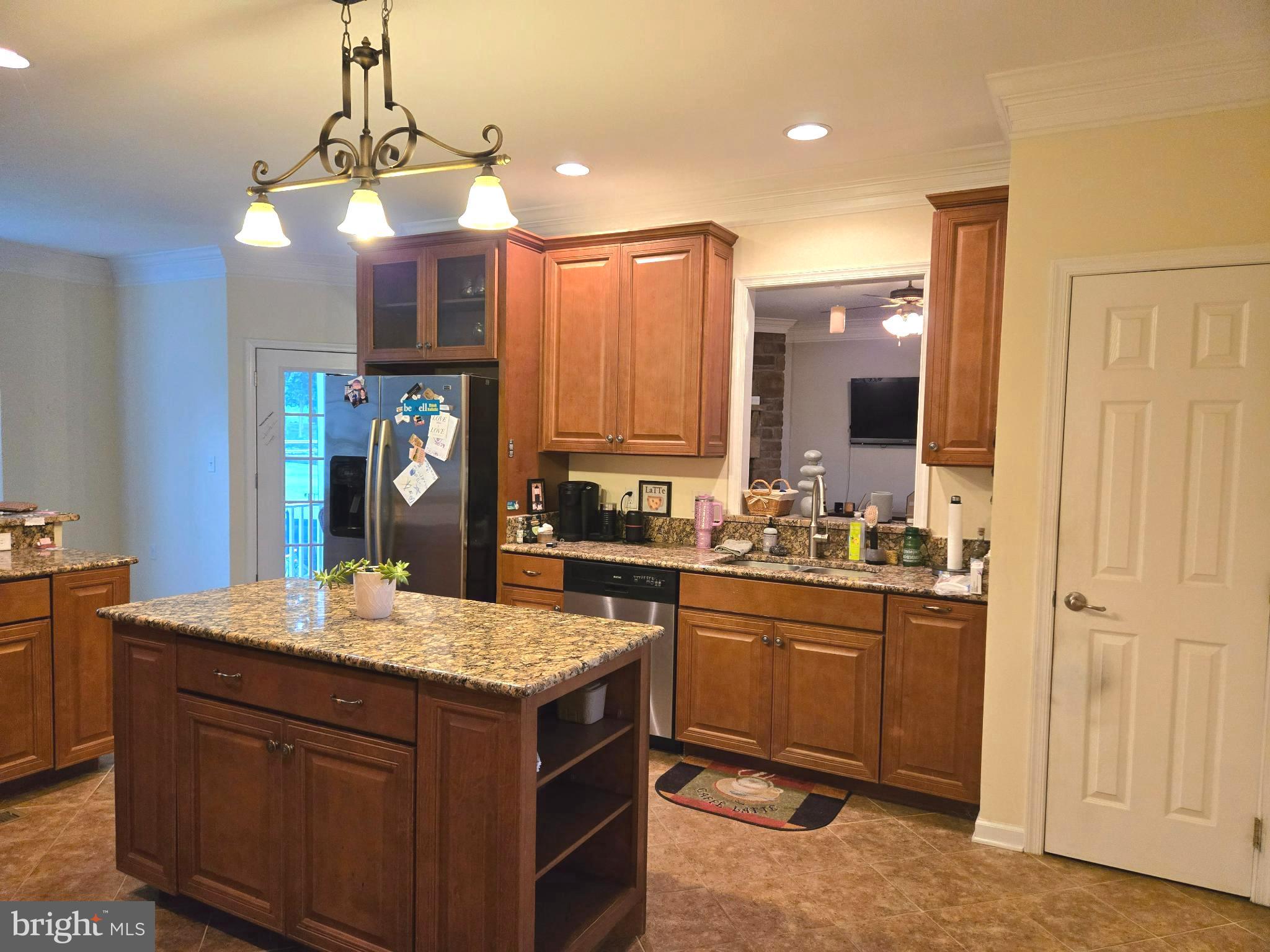 APPLE KNOLLS ESTATES - Residential