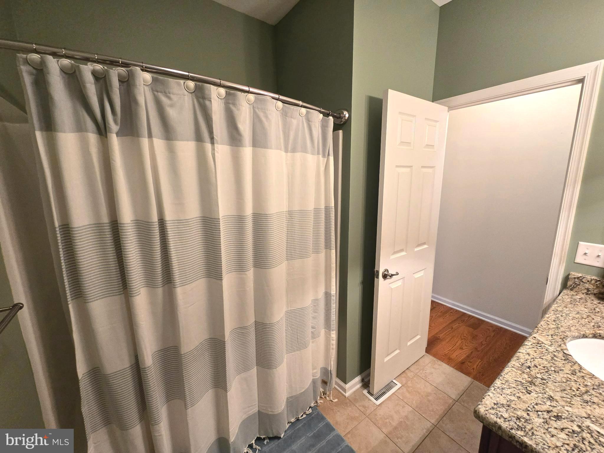 APPLE KNOLLS ESTATES - Residential