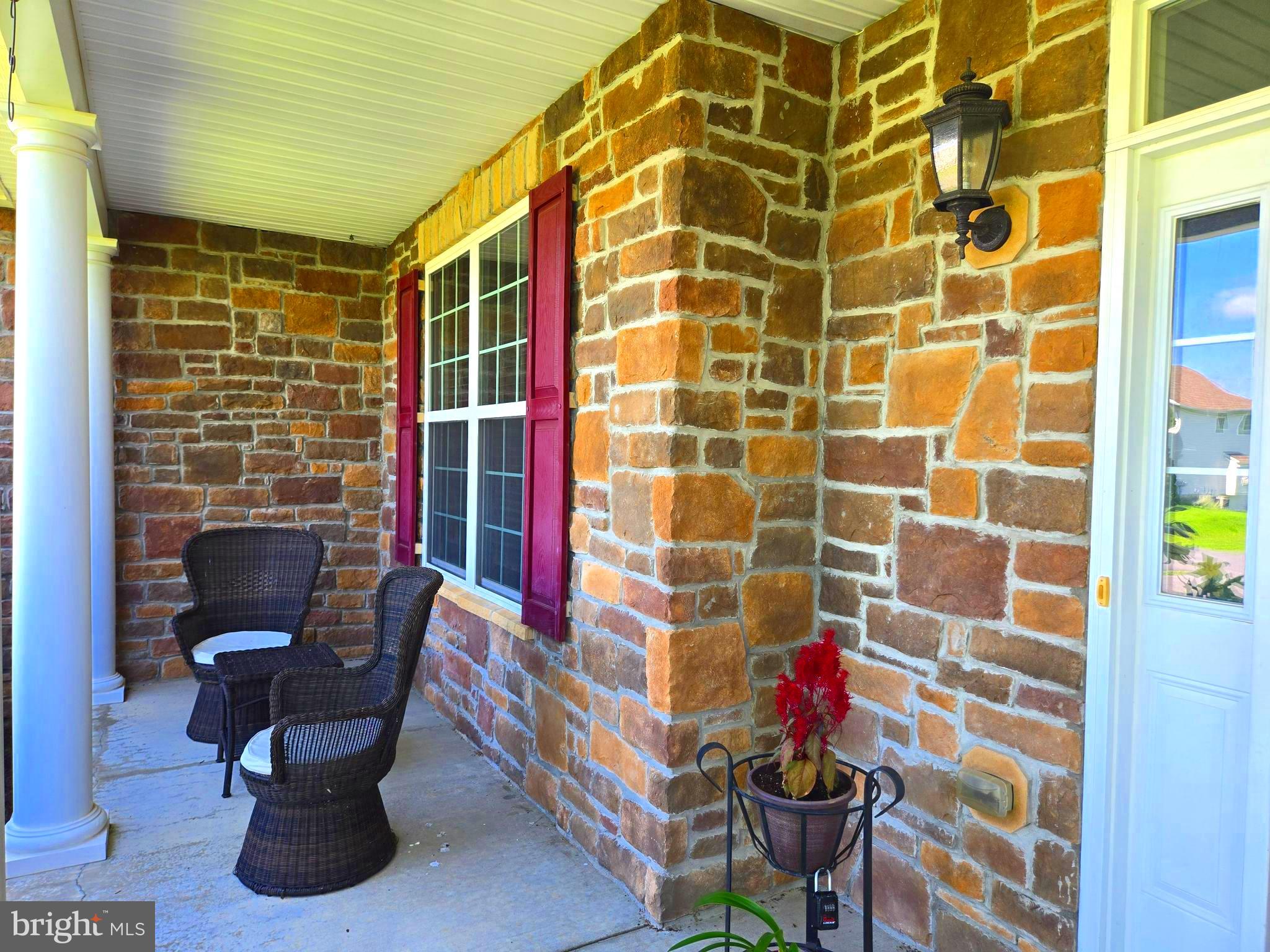 APPLE KNOLLS ESTATES - Residential