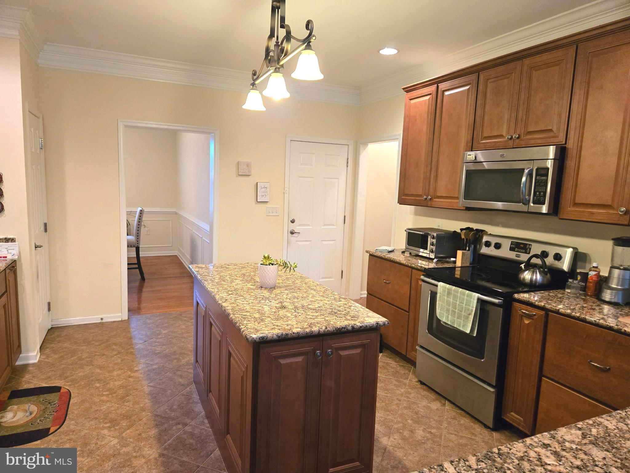 APPLE KNOLLS ESTATES - Residential