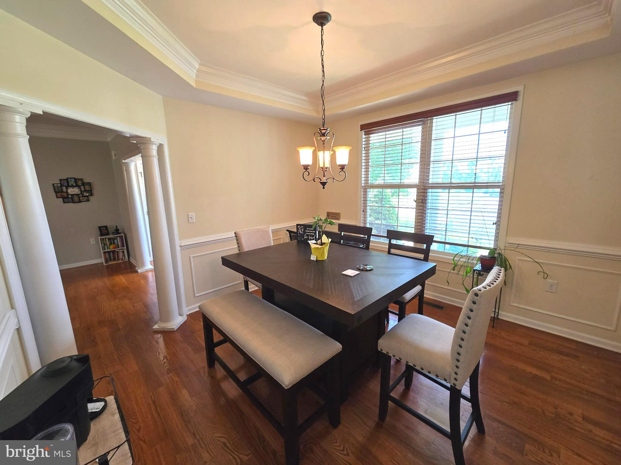 APPLE KNOLLS ESTATES - Residential