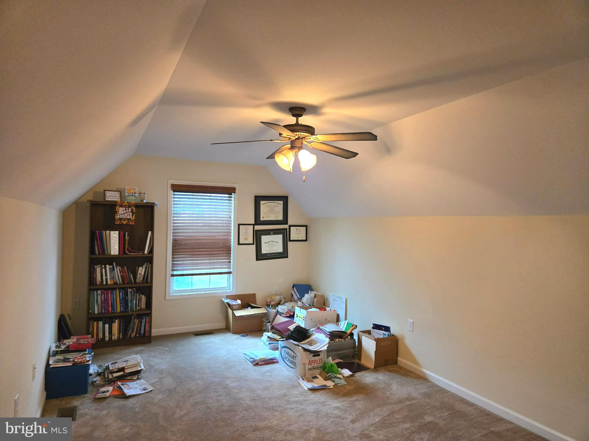 APPLE KNOLLS ESTATES - Residential