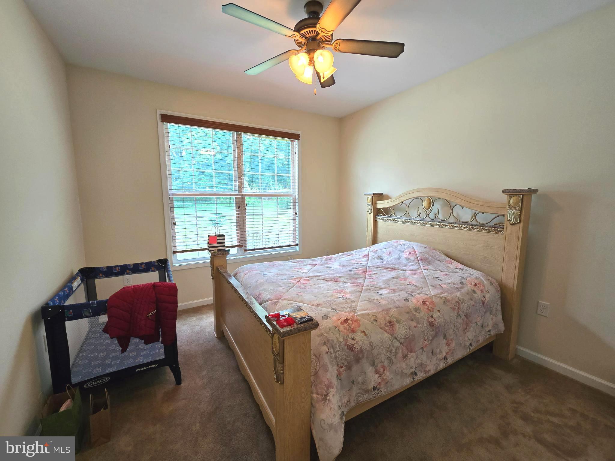 APPLE KNOLLS ESTATES - Residential