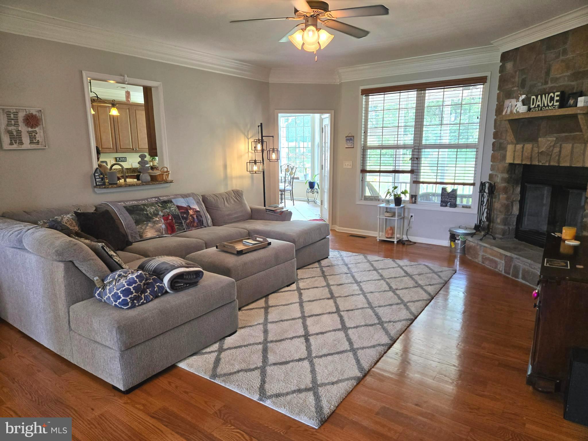 APPLE KNOLLS ESTATES - Residential