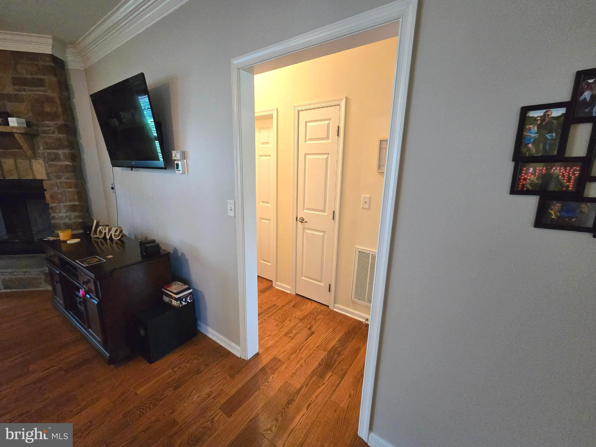 APPLE KNOLLS ESTATES - Residential