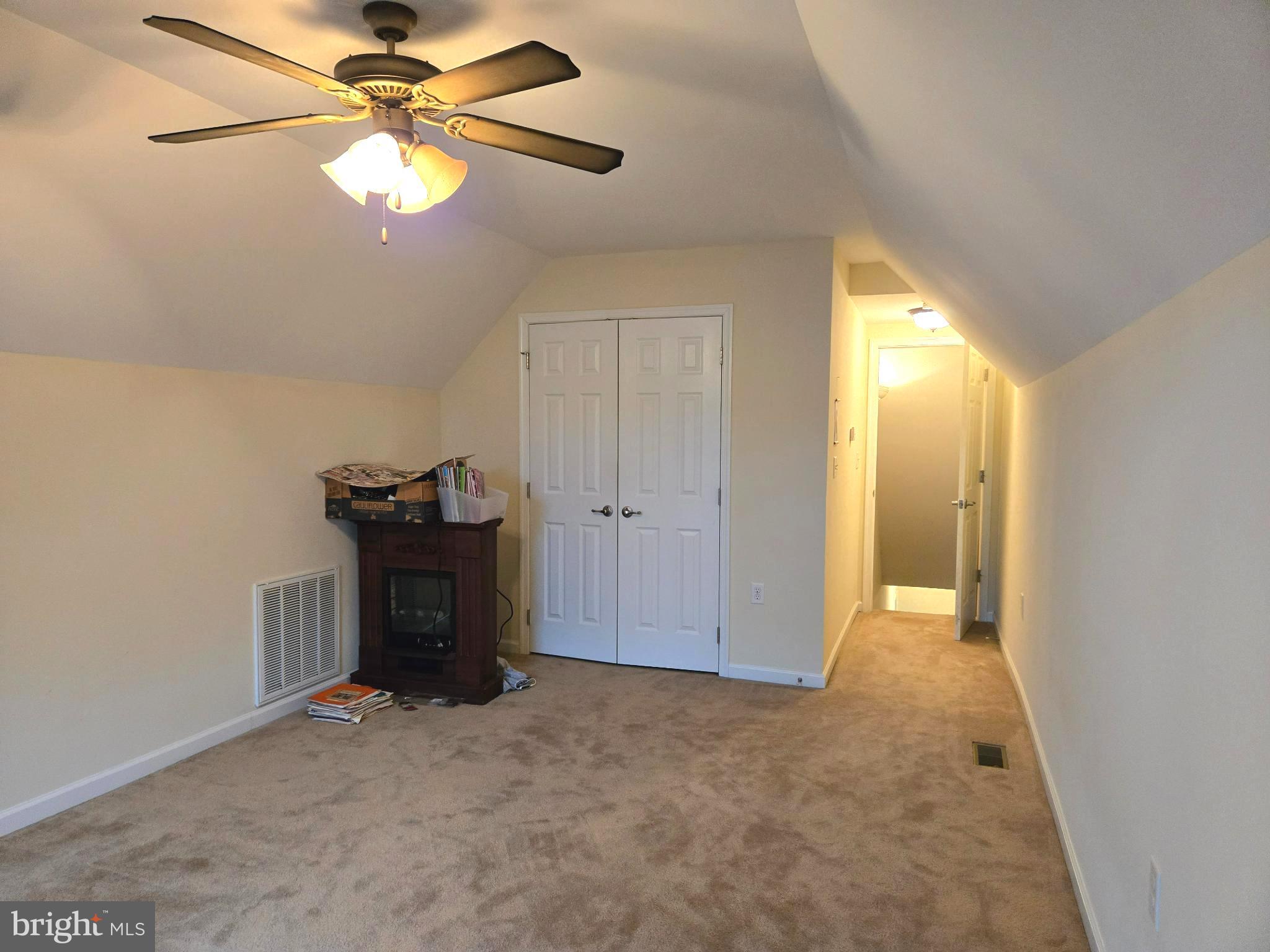 APPLE KNOLLS ESTATES - Residential