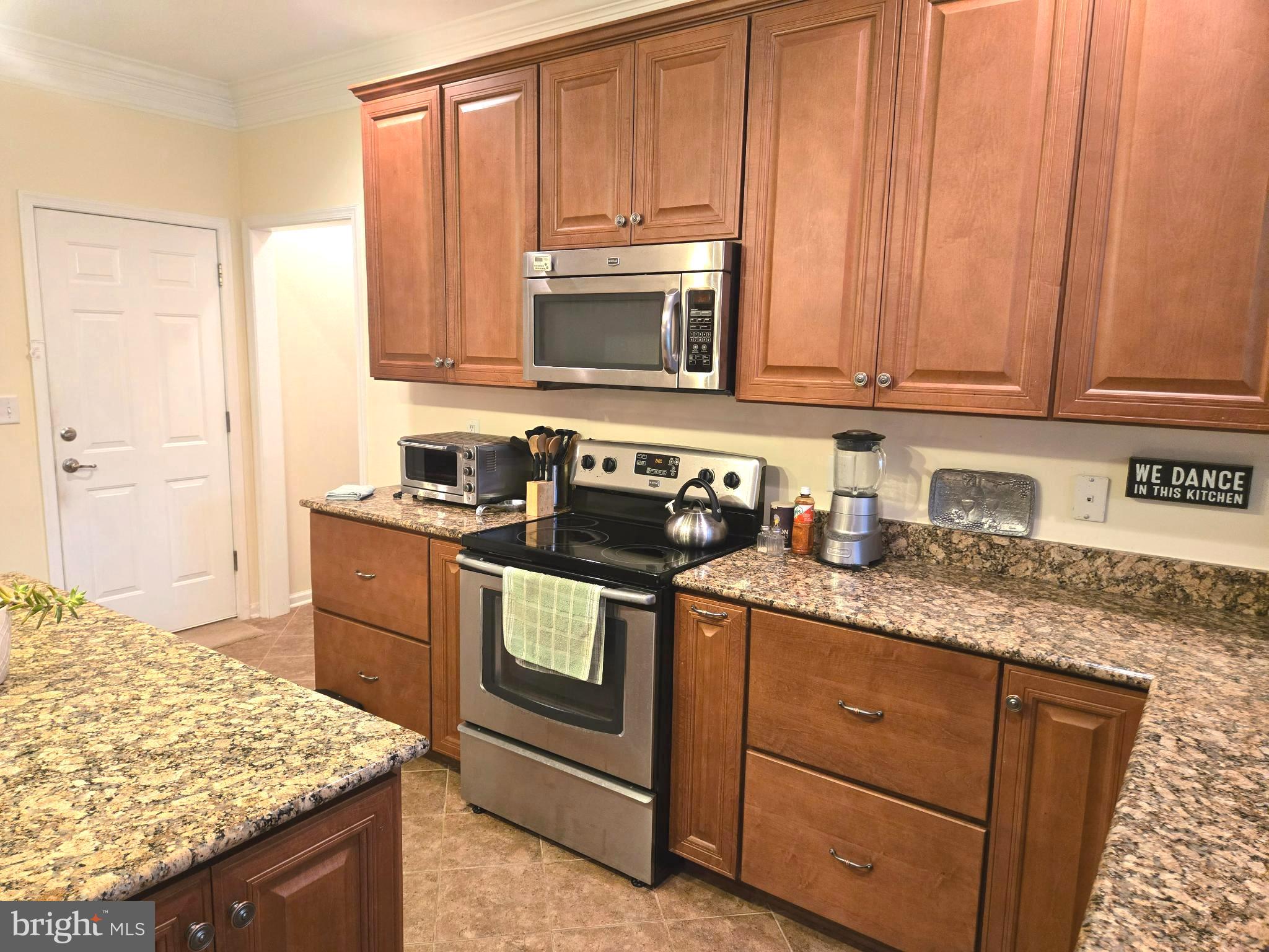 APPLE KNOLLS ESTATES - Residential