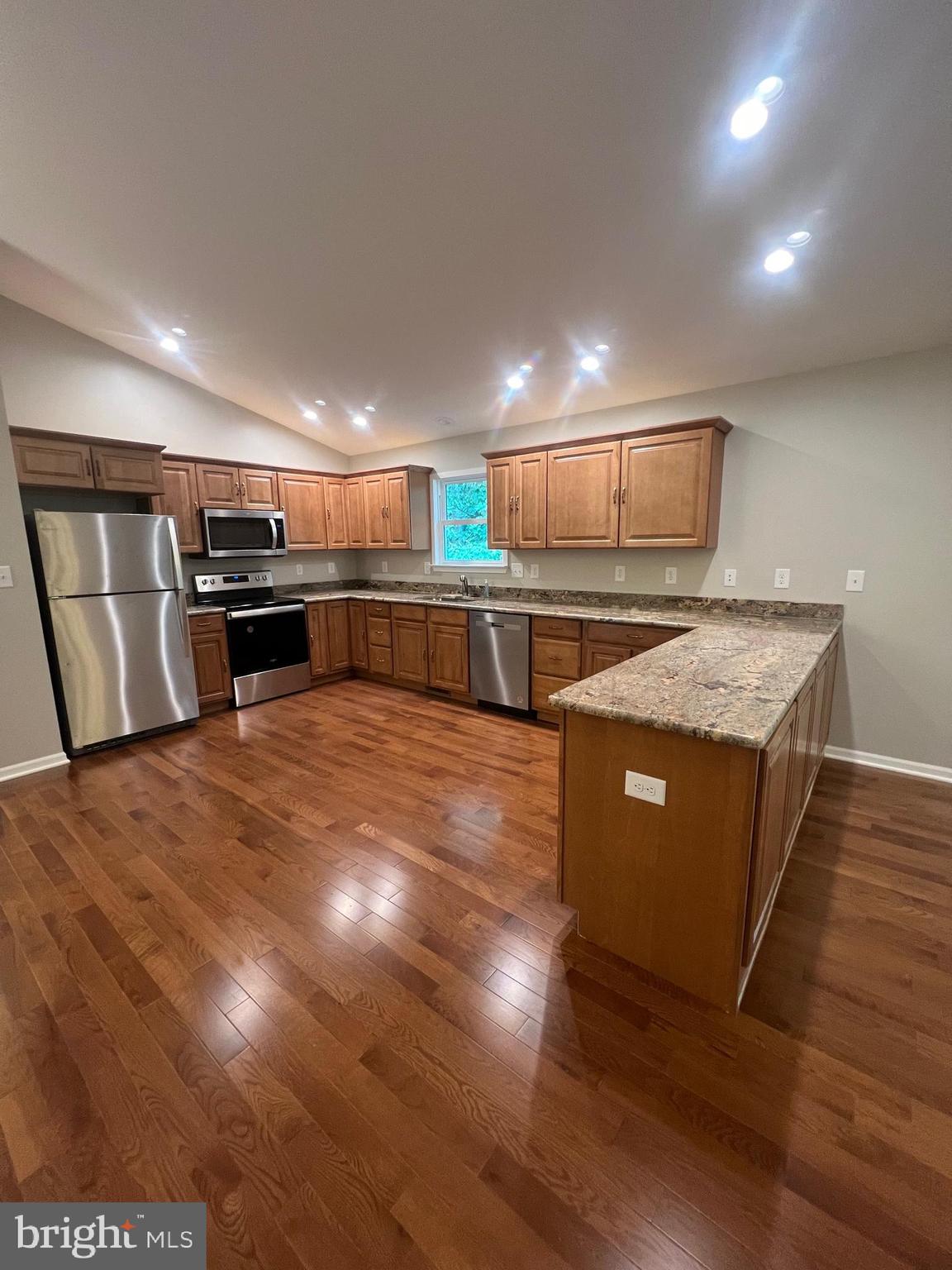 DOUGLAS OAKS - Residential