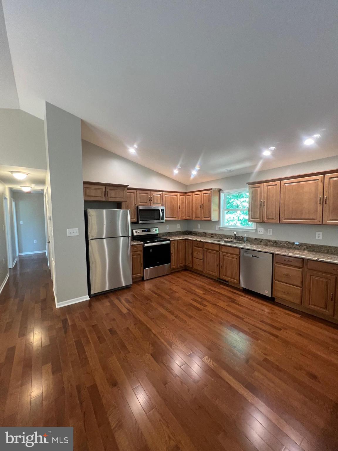 DOUGLAS OAKS - Residential