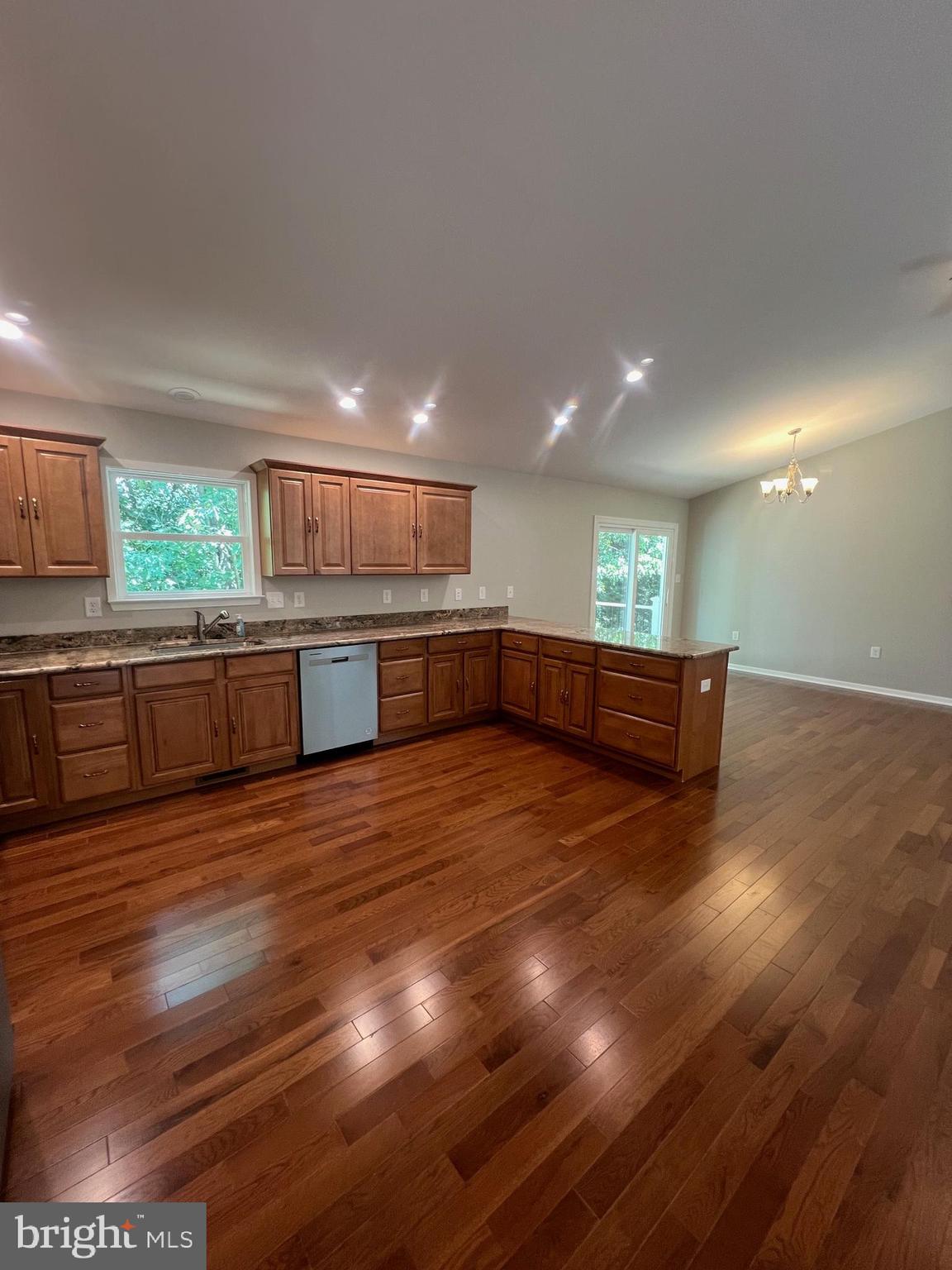 DOUGLAS OAKS - Residential