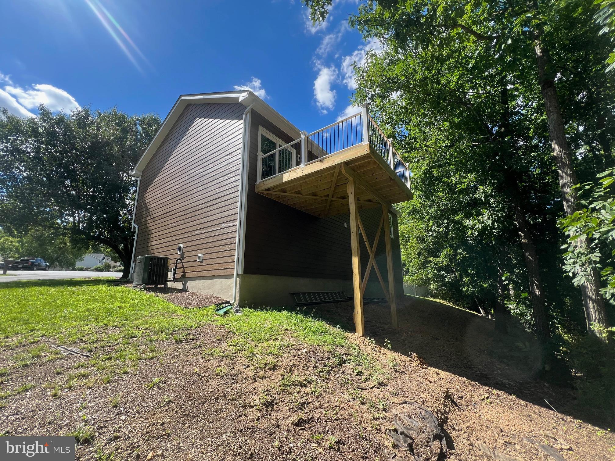 DOUGLAS OAKS - Residential