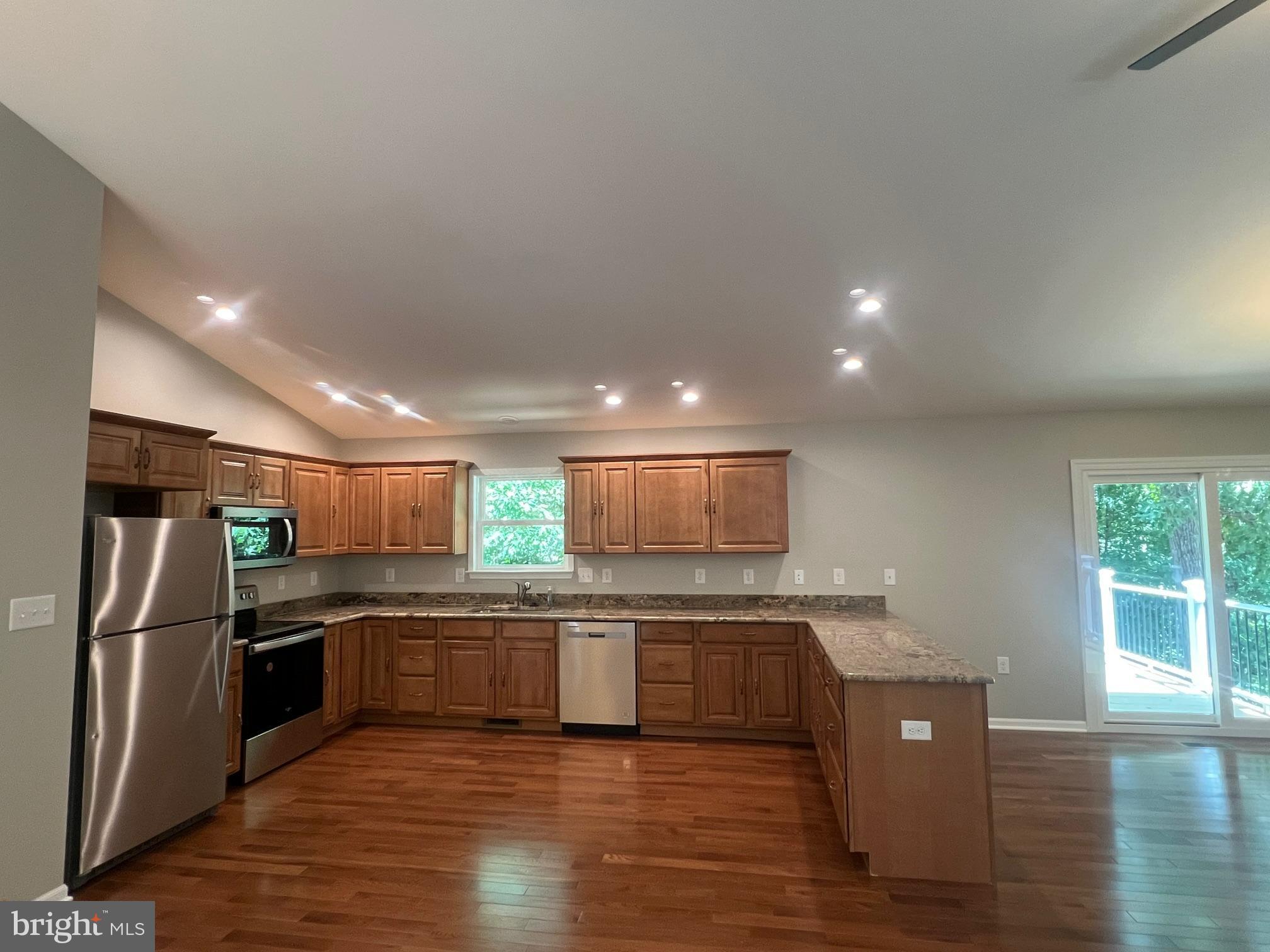 DOUGLAS OAKS - Residential