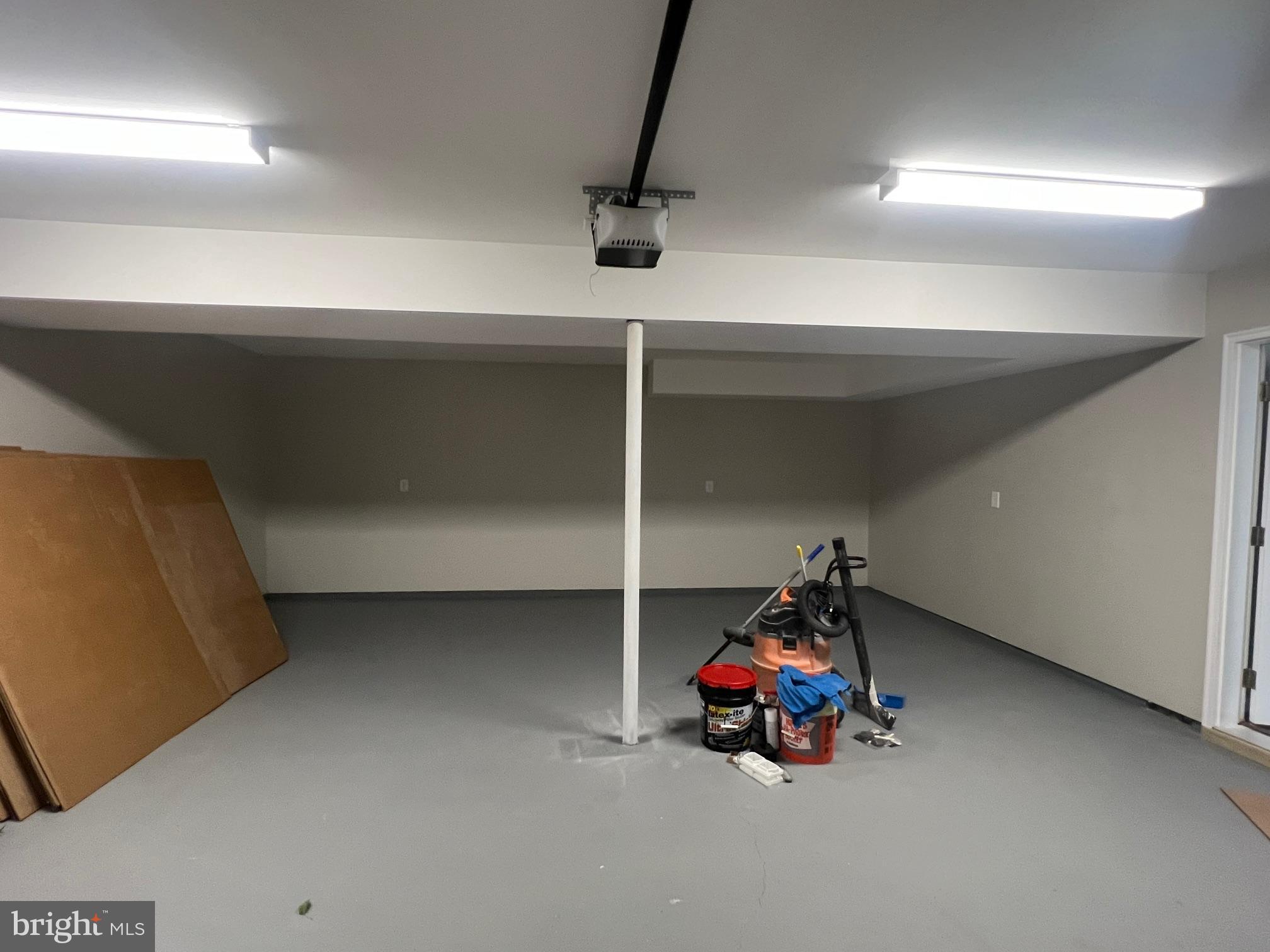 DOUGLAS OAKS - Residential