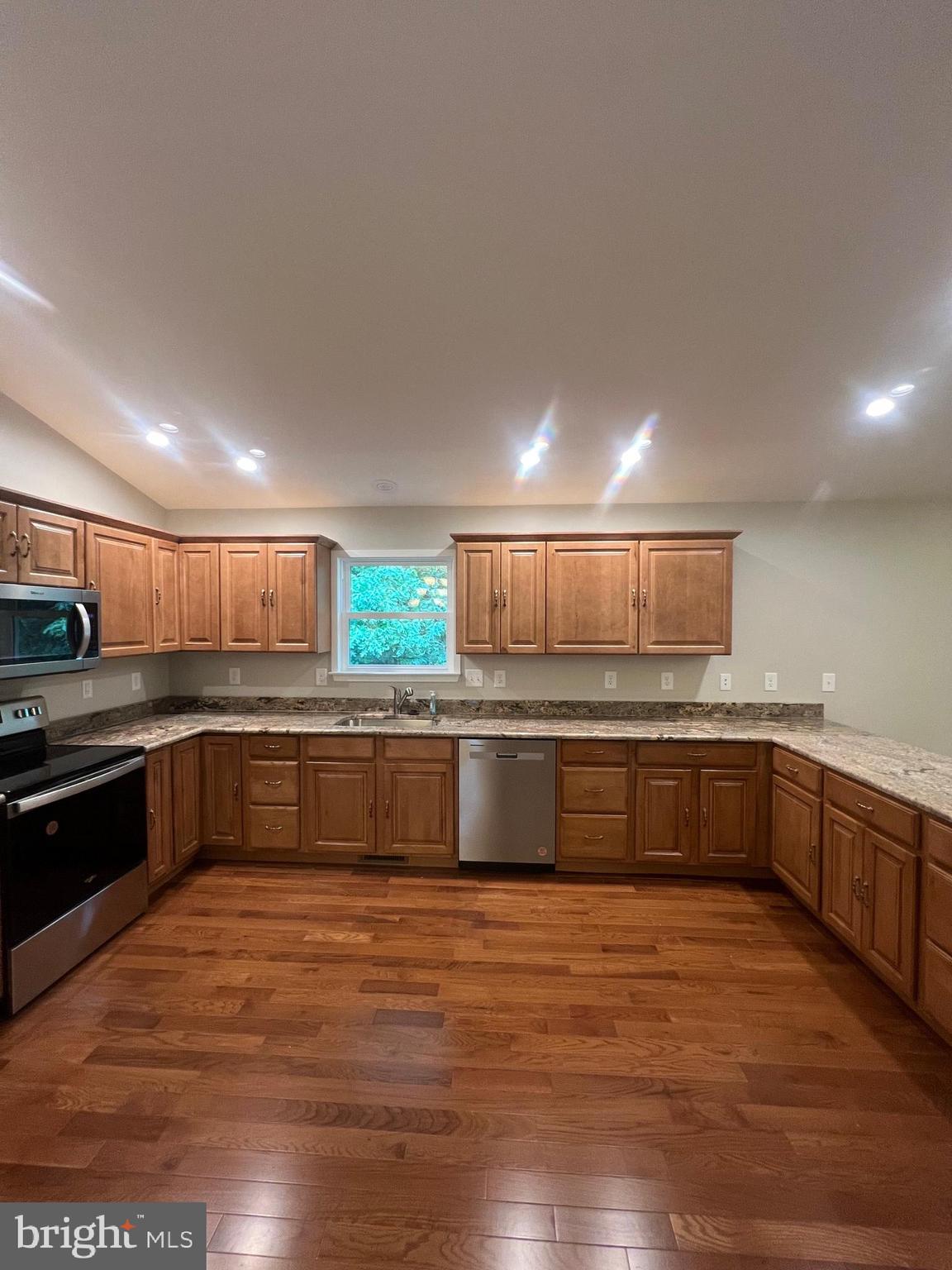 DOUGLAS OAKS - Residential