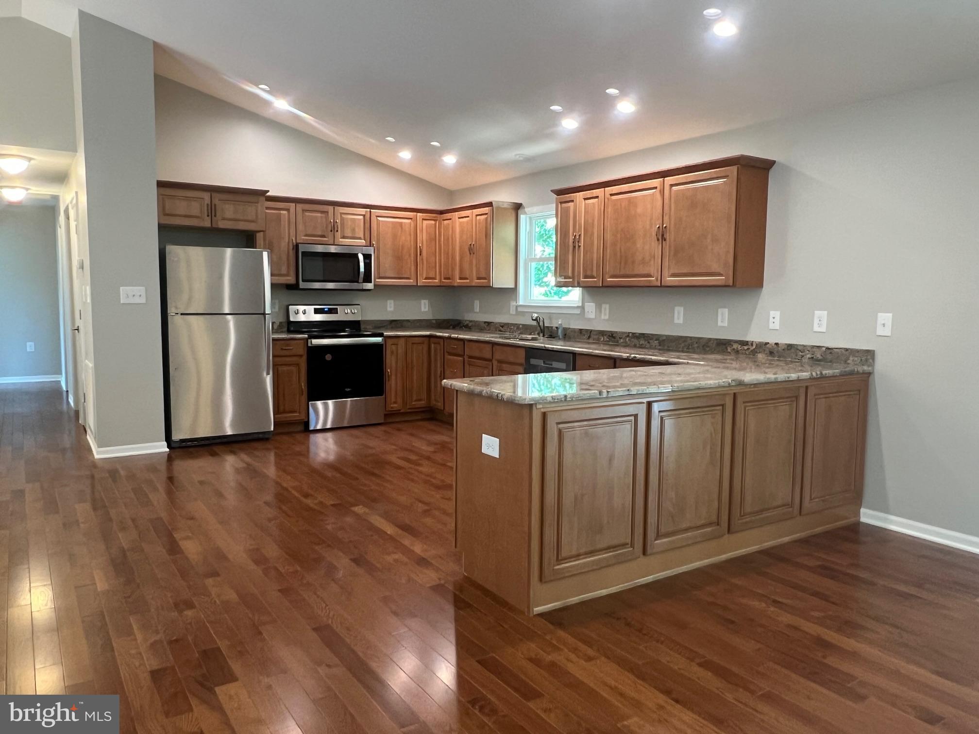 DOUGLAS OAKS - Residential