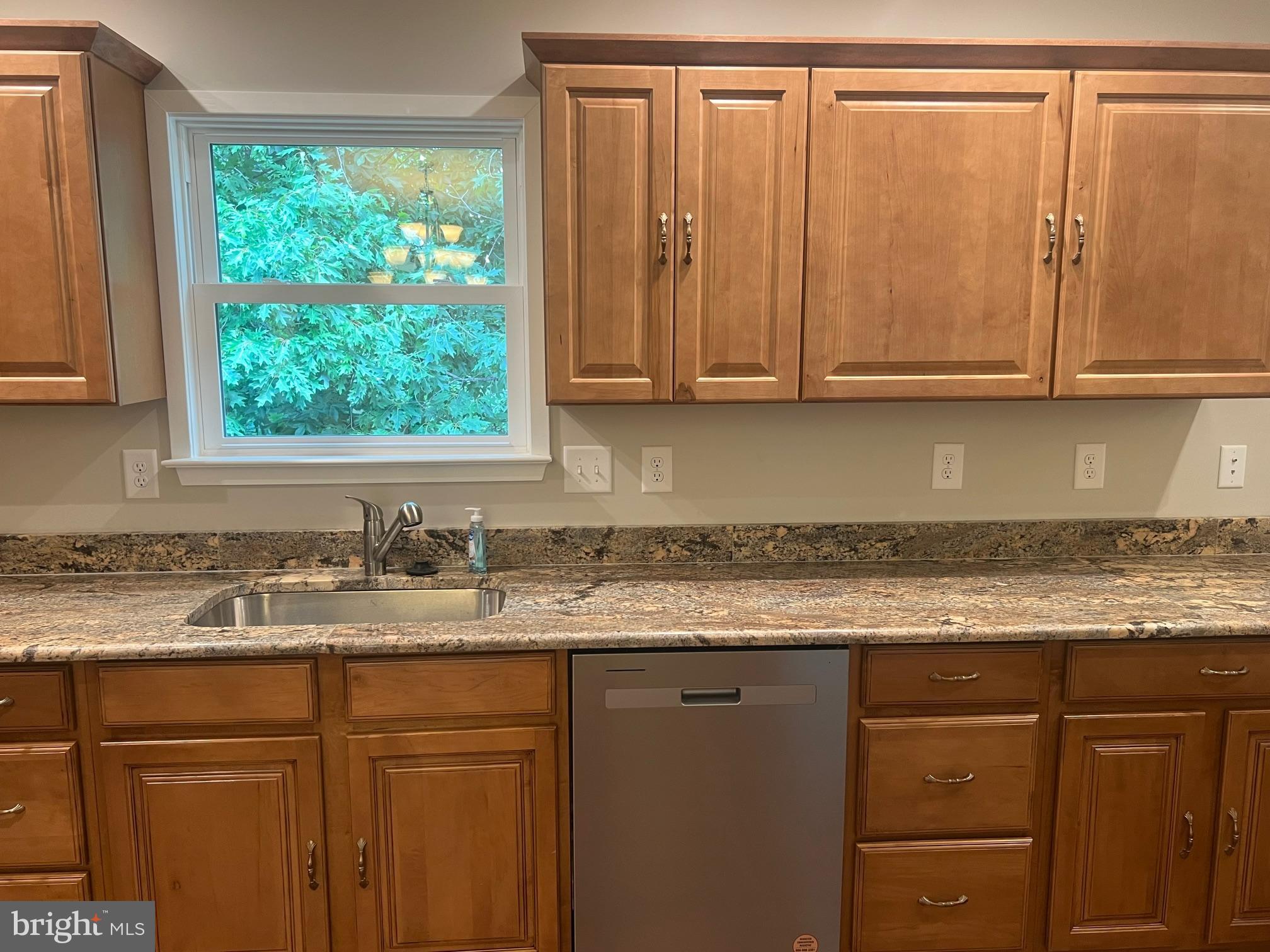 DOUGLAS OAKS - Residential