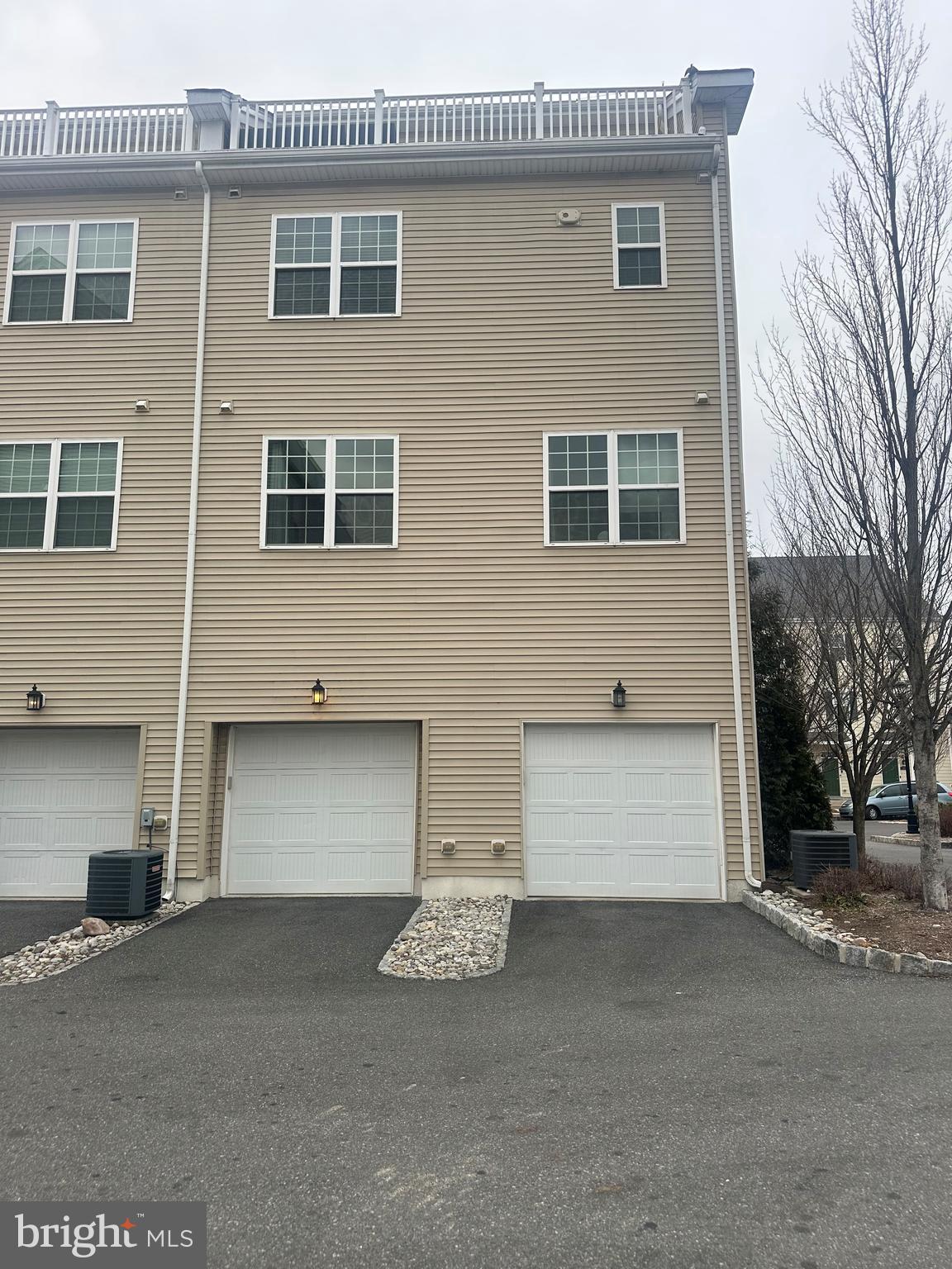 WATERSIDE - Residential Lease