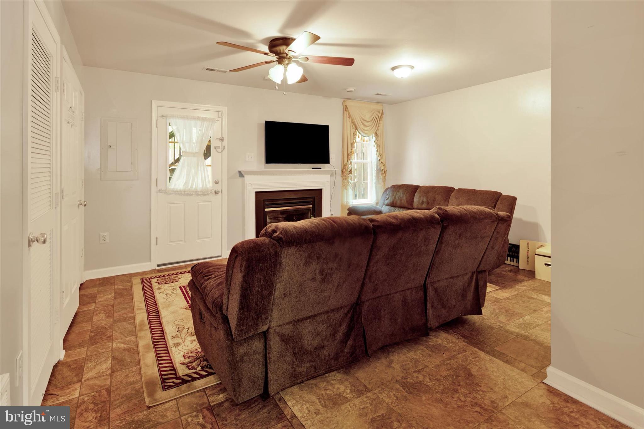 52 TOWNES PLACE
