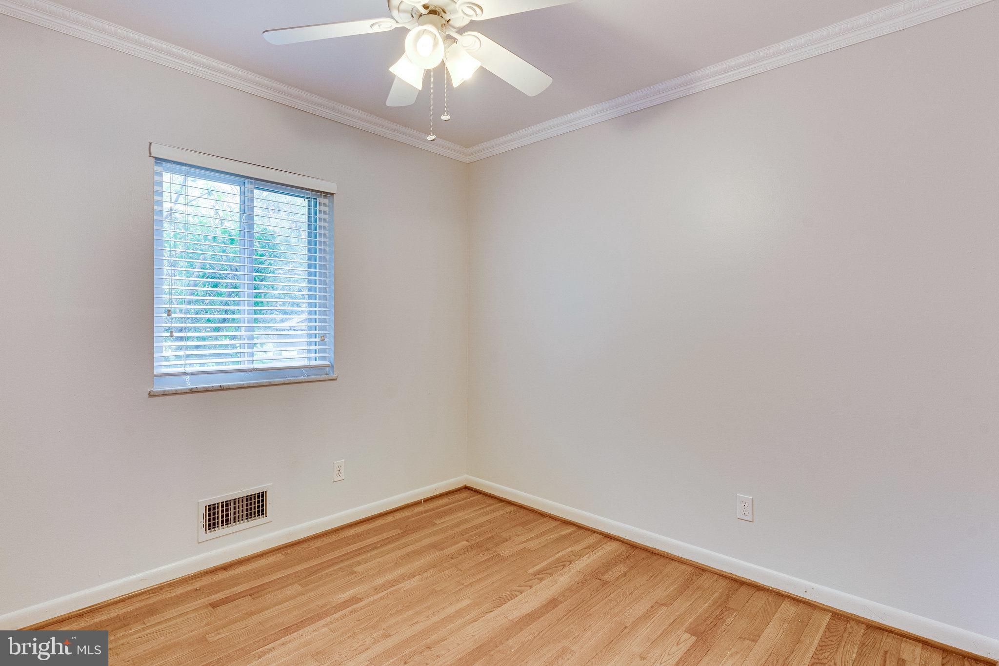 AYRLAWN - Residential Lease