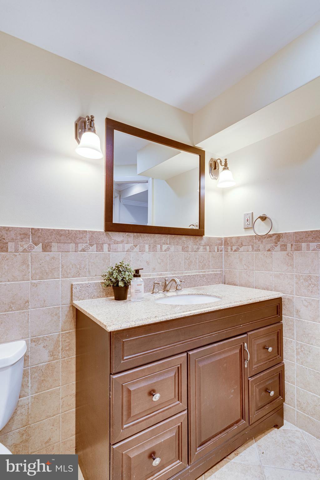 AYRLAWN - Residential Lease