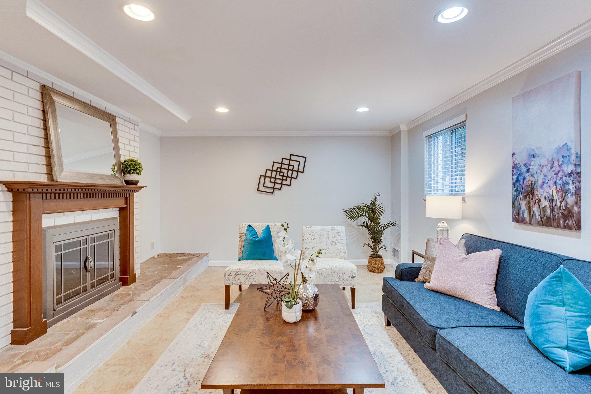 AYRLAWN - Residential Lease