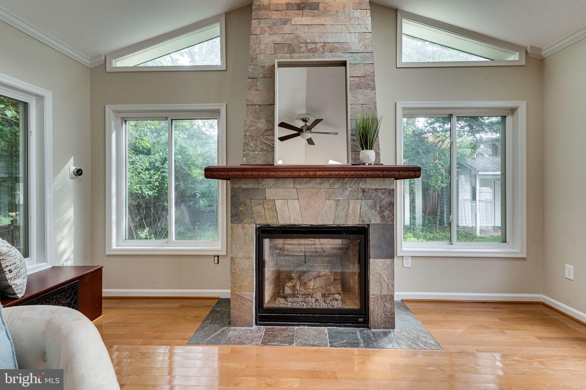 AYRLAWN - Residential Lease