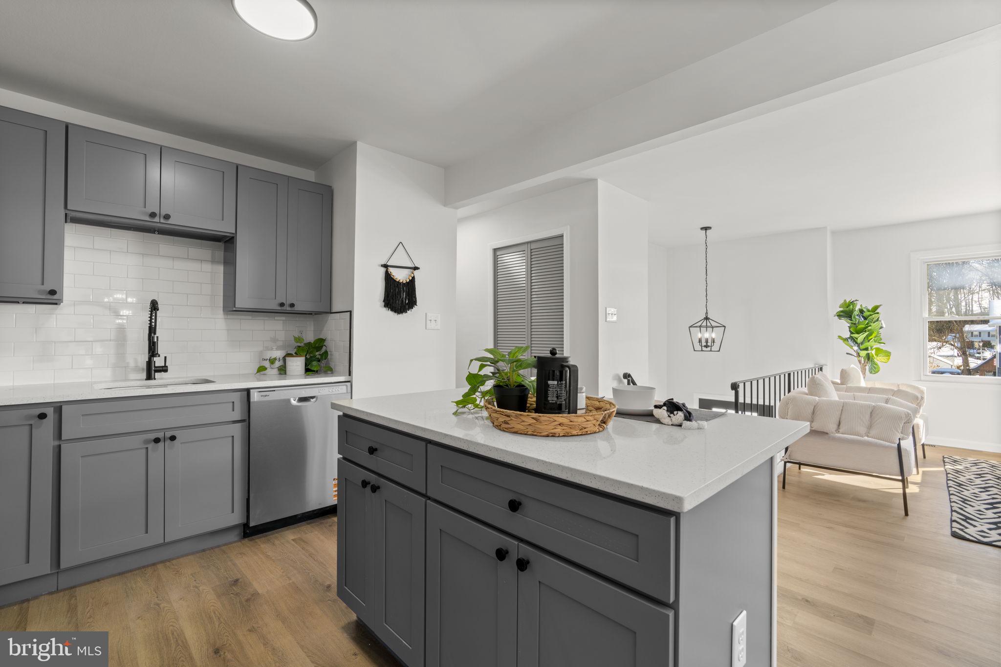 FOUR SEASONS ESTATES - Residential