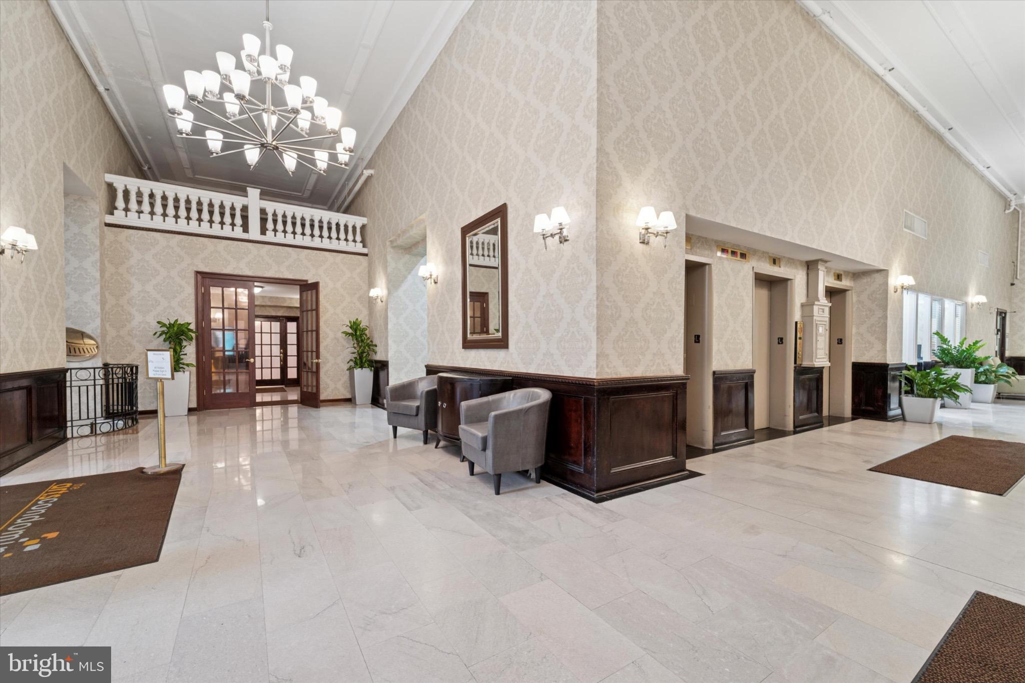 AVENUE OF THE ARTS - Residential