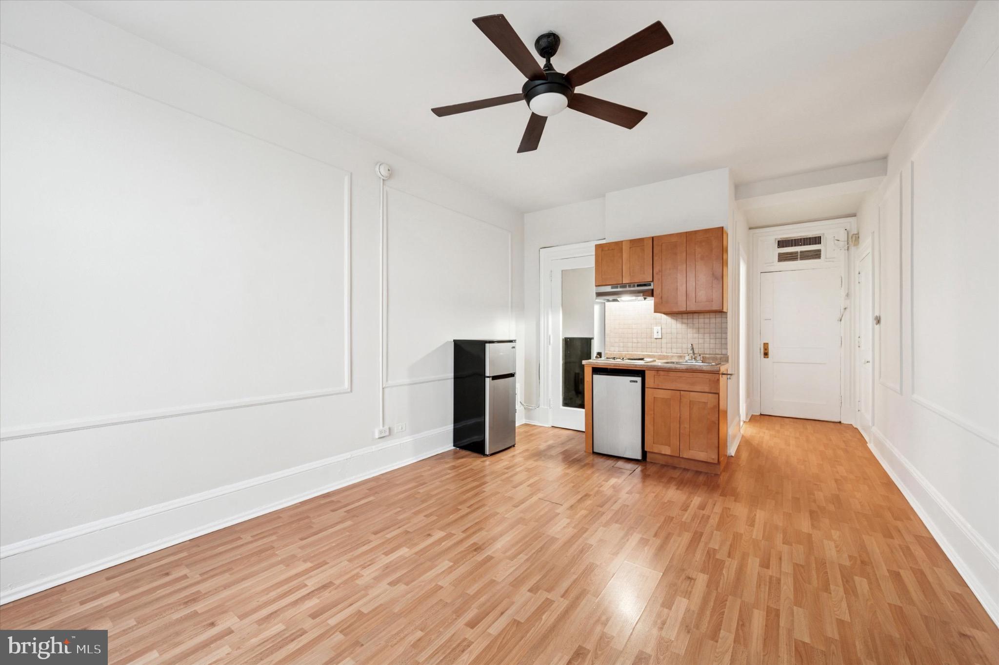 1324 LOCUST STREET 1121