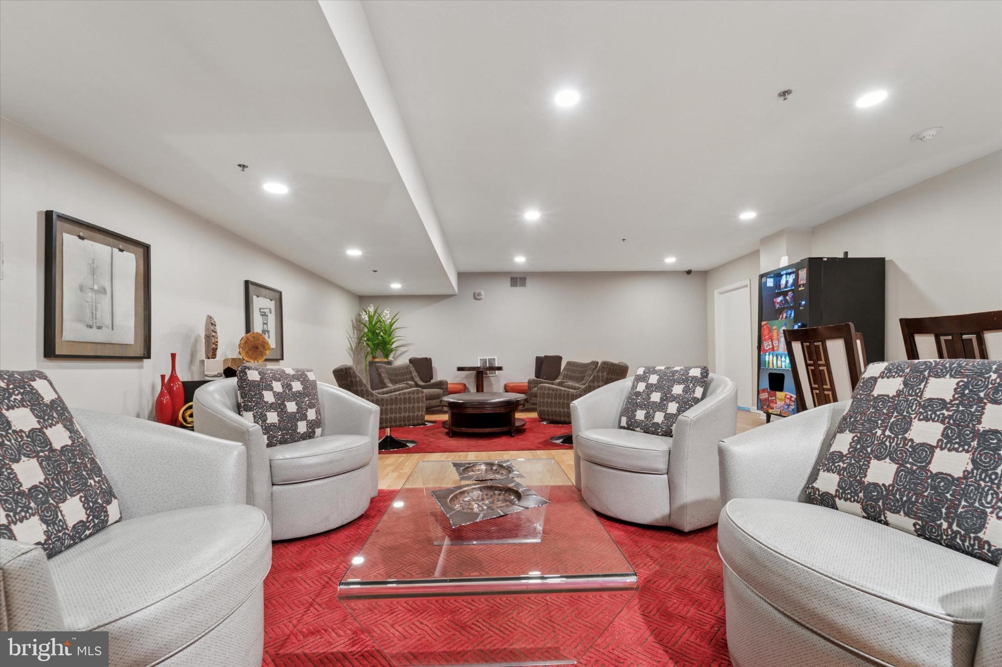 AVENUE OF THE ARTS - Residential