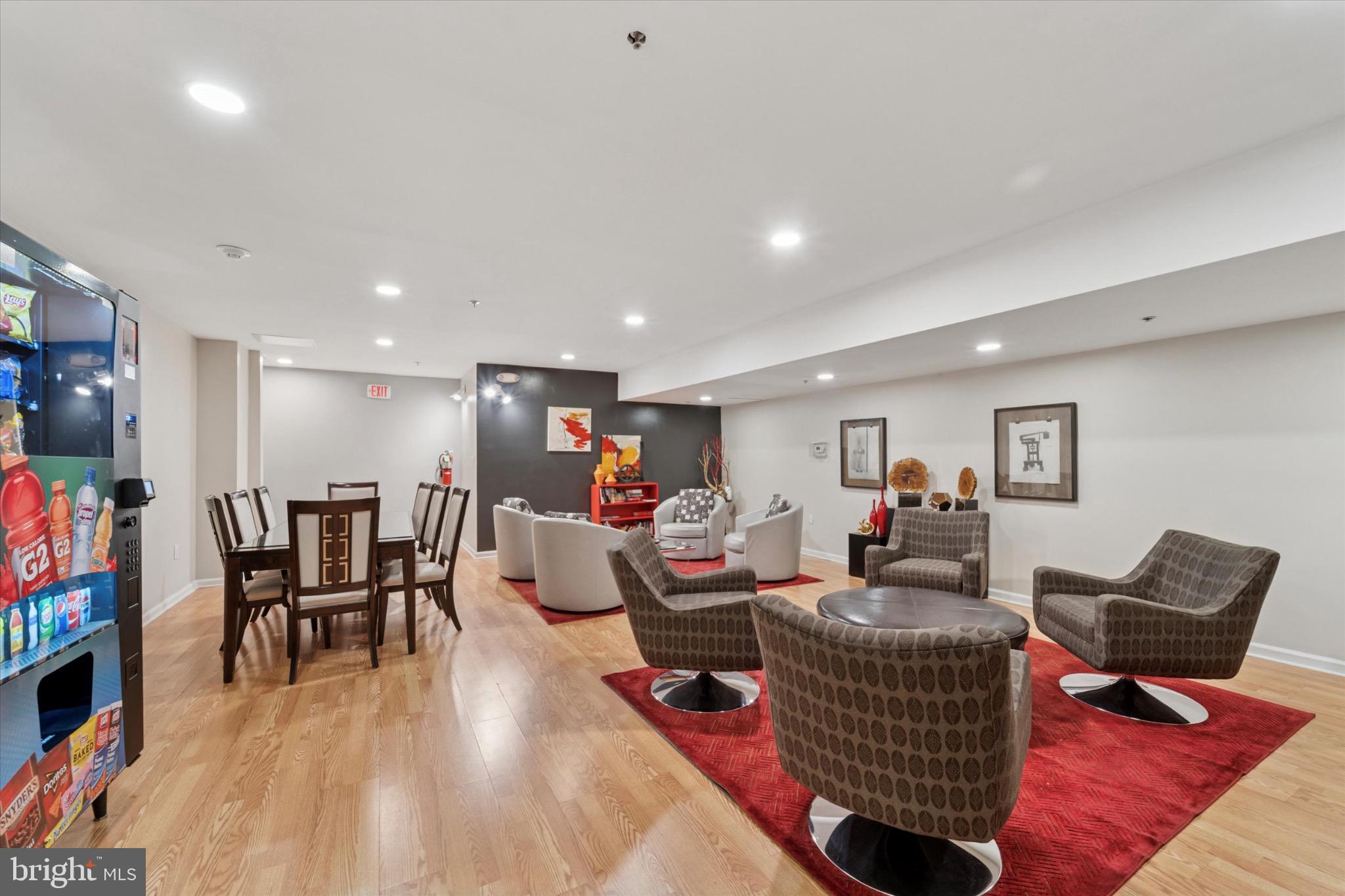 AVENUE OF THE ARTS - Residential