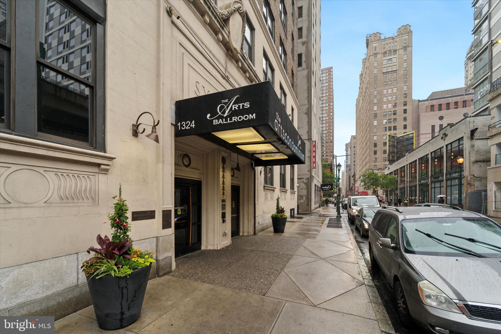 AVENUE OF THE ARTS - Residential