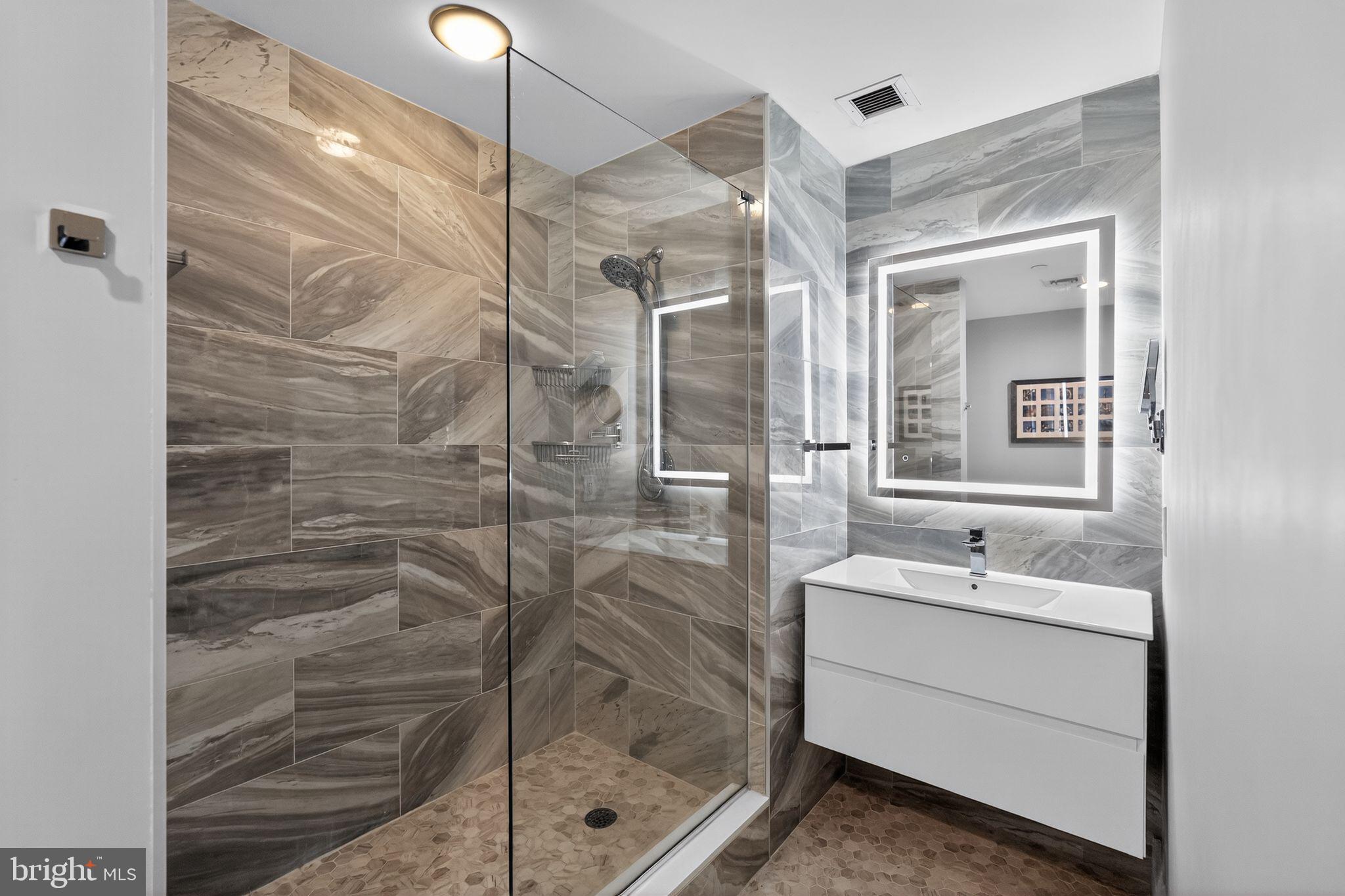 CENTER CITY - Residential