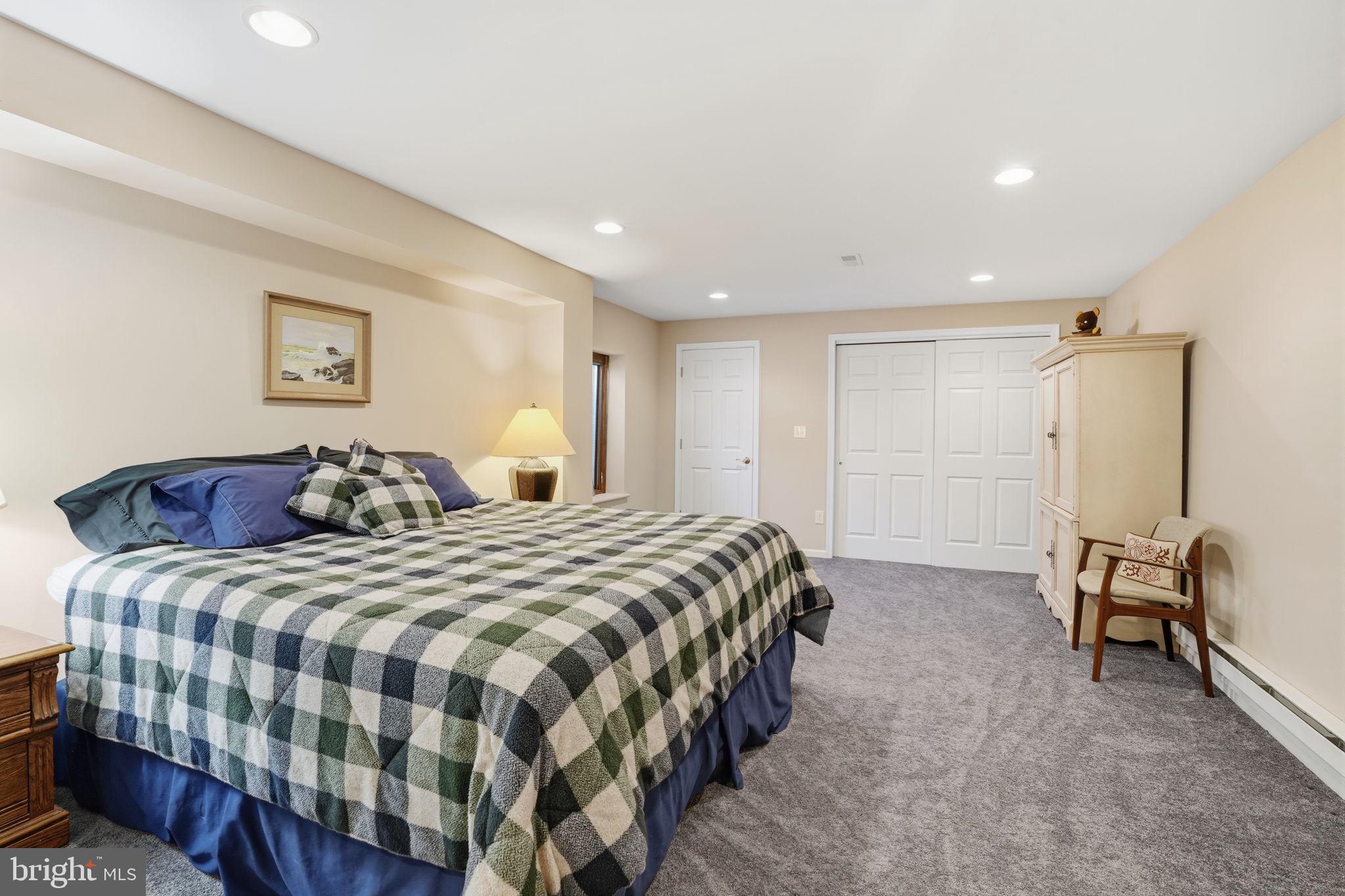 FLOWERS MILL - Residential