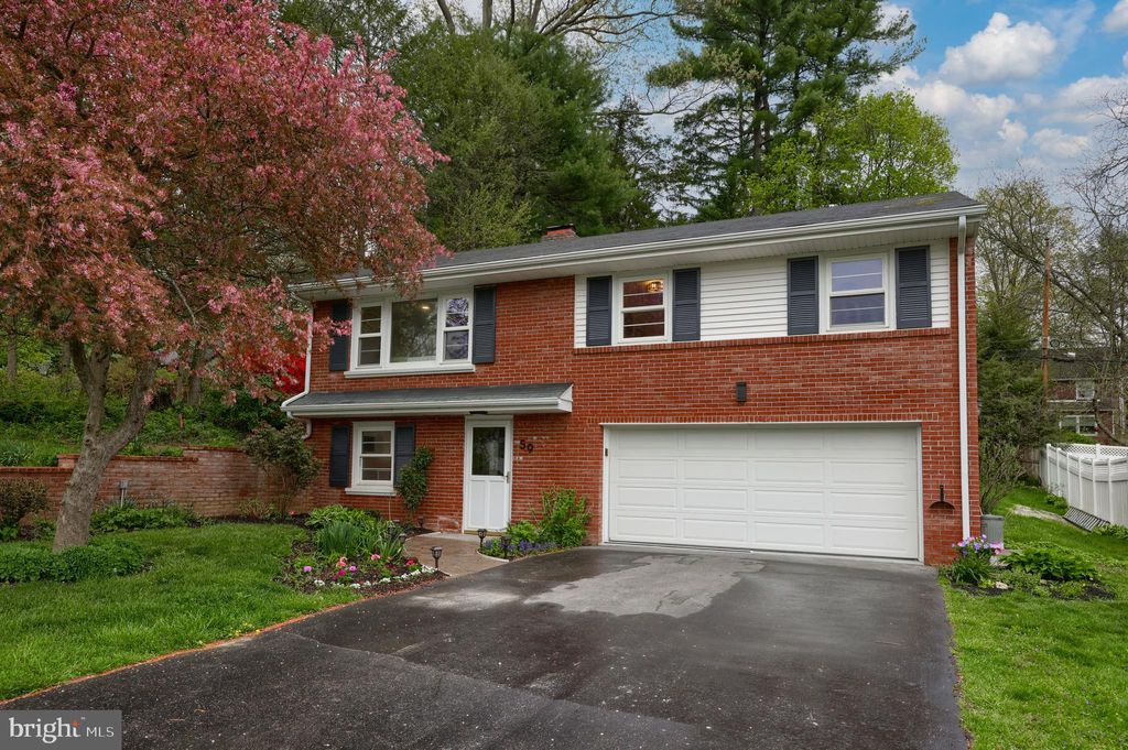 Photo of 59 Jackson Drive, Lancaster, PA 17603 (MLS # PALA2049568)